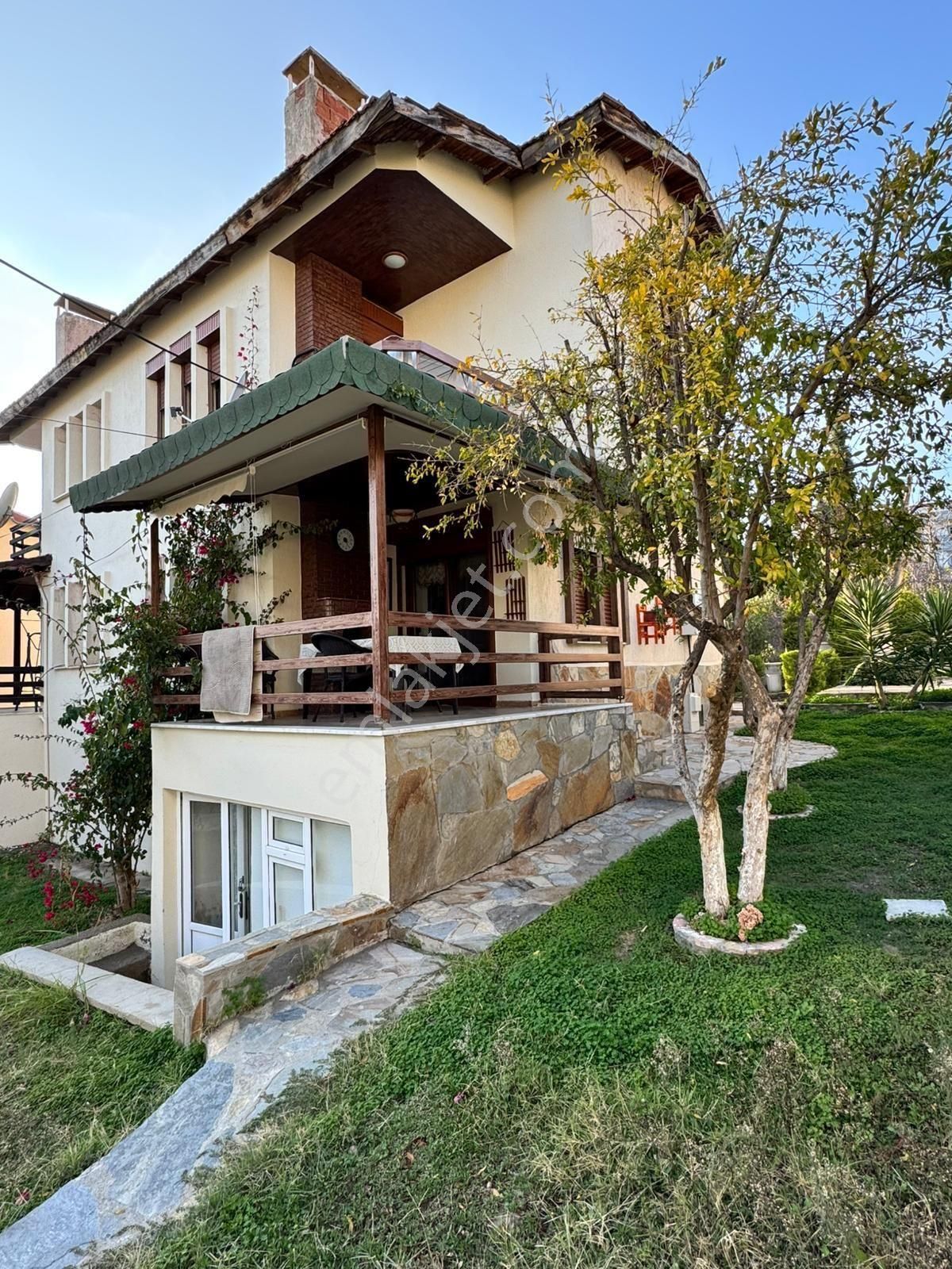 Kuşadası Kadınlar Denizinde Satılık Villa