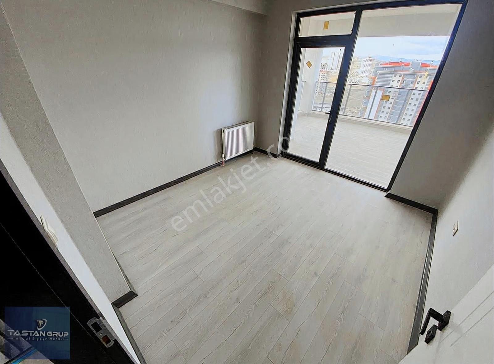 Güvenlikli, Manzaralı 190 M2 Yüksek Kat Lüks 4+1 - Görsel 2