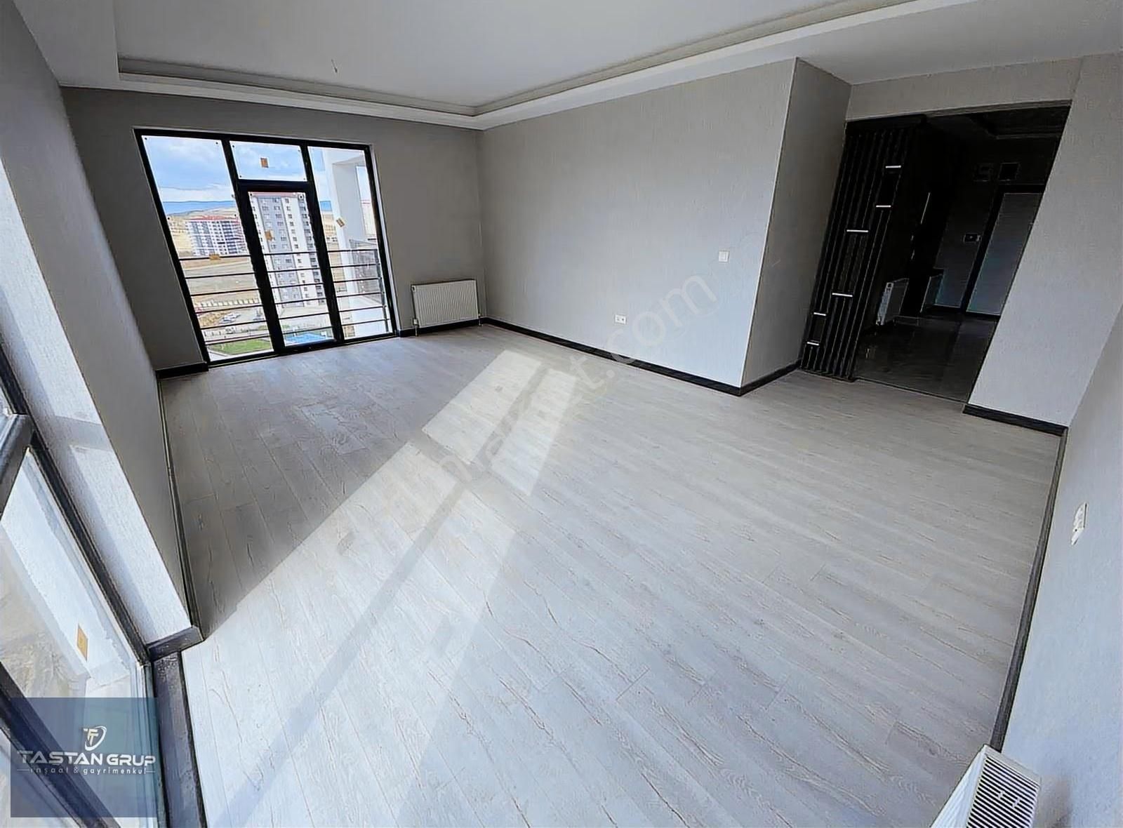 Güvenlikli, Manzaralı 190 M2 Yüksek Kat Lüks 4+1 - Görsel 17