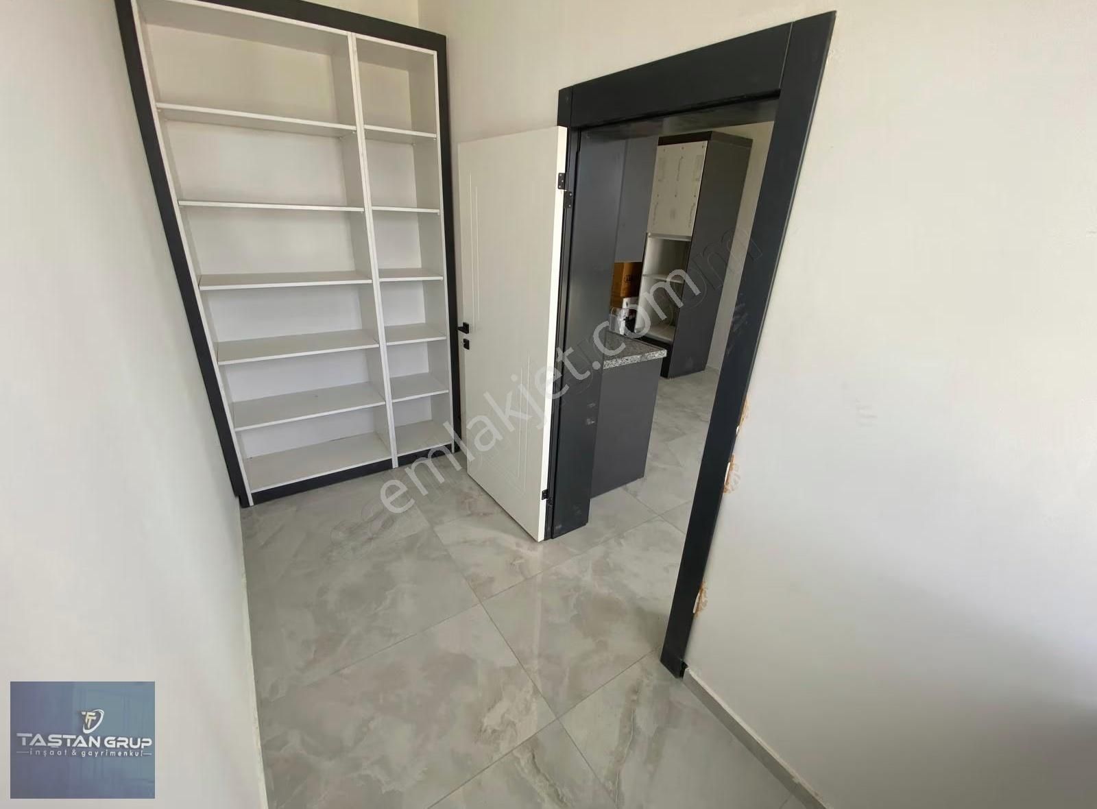 Güvenlikli, Manzaralı 190 M2 Yüksek Kat Lüks 4+1 - Görsel 4