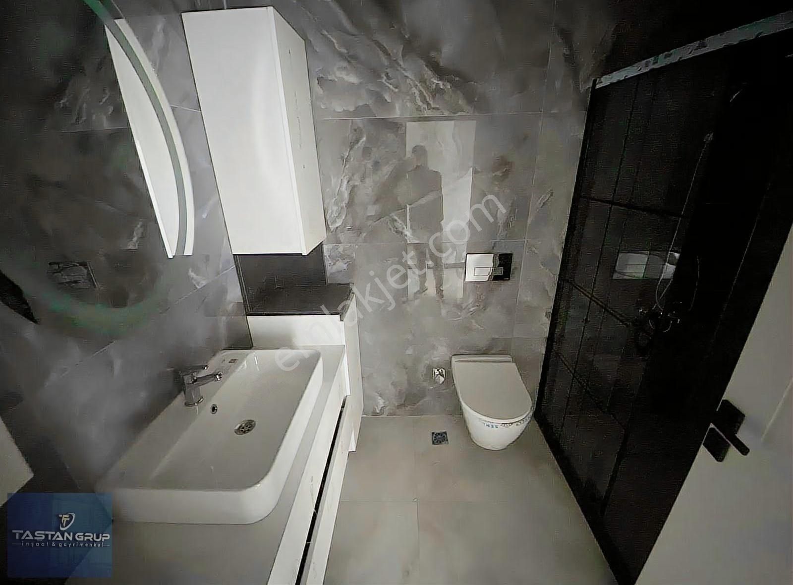 Güvenlikli, Manzaralı 190 M2 Yüksek Kat Lüks 4+1 - Görsel 9