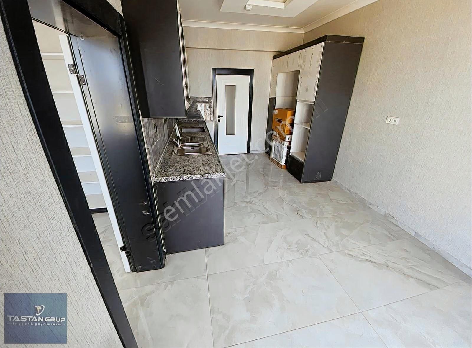 Güvenlikli, Manzaralı 190 M2 Yüksek Kat Lüks 4+1 - Görsel 22