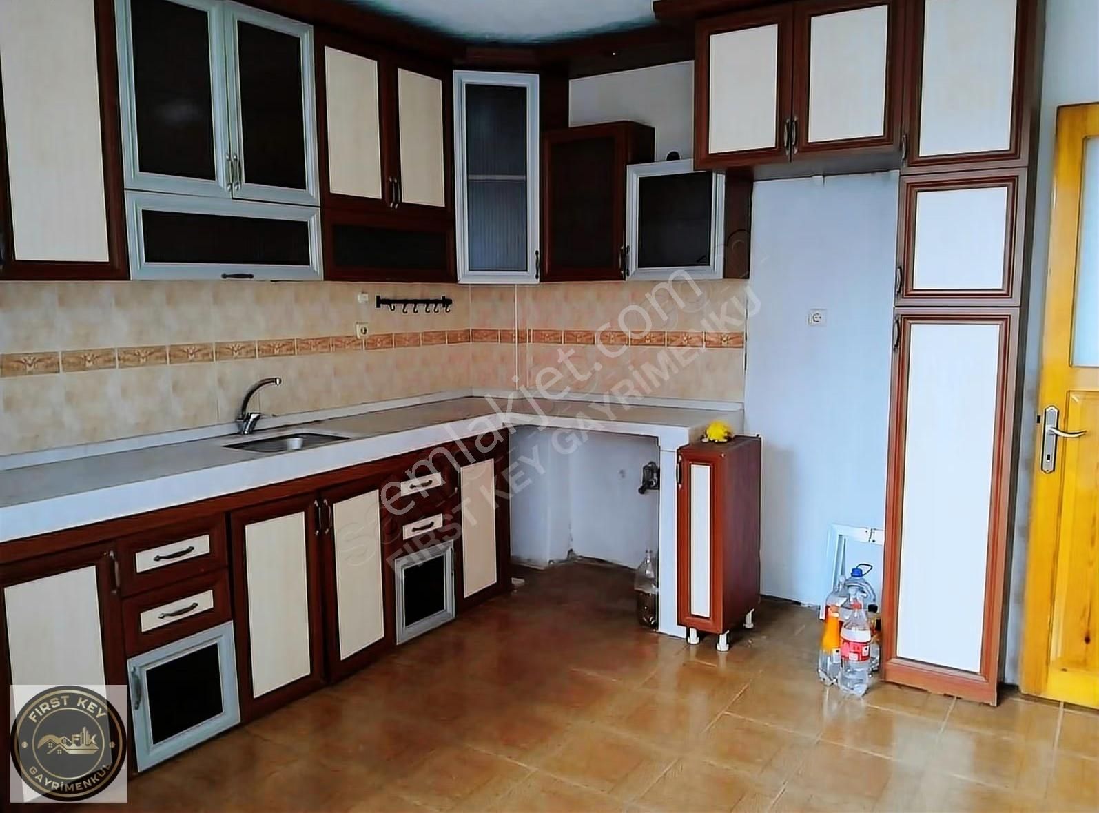 Buca Yeşilbağlar'da Kiralık Arakat 3+1 Daire