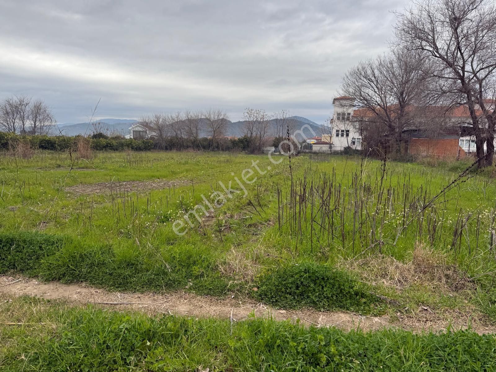 Dikmekavakta 3490 M2 %10 İmarlı Arsa