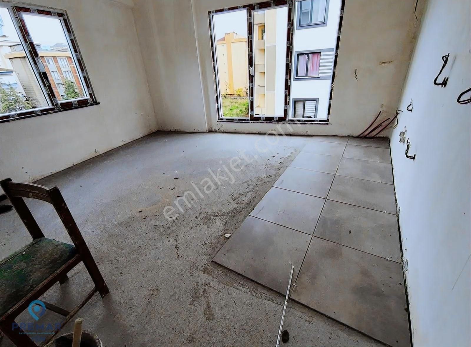 Cevizli Sıfır Binada Arakat Satılık 1+1 Daire