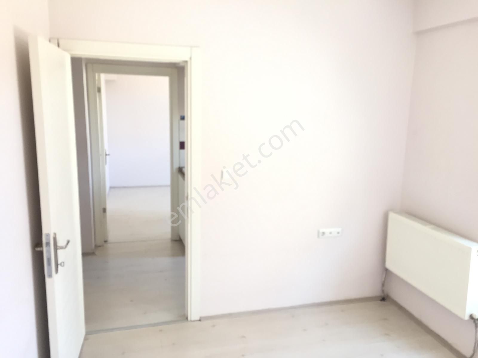 Eczacılık Fakültesi Yakını 1+1 Ayrı Mutfaklı Geniş Daire - Görsel 7