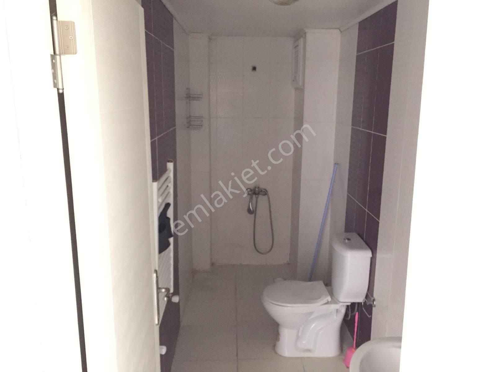 Eczacılık Fakültesi Yakını 1+1 Ayrı Mutfaklı Geniş Daire - Görsel 2