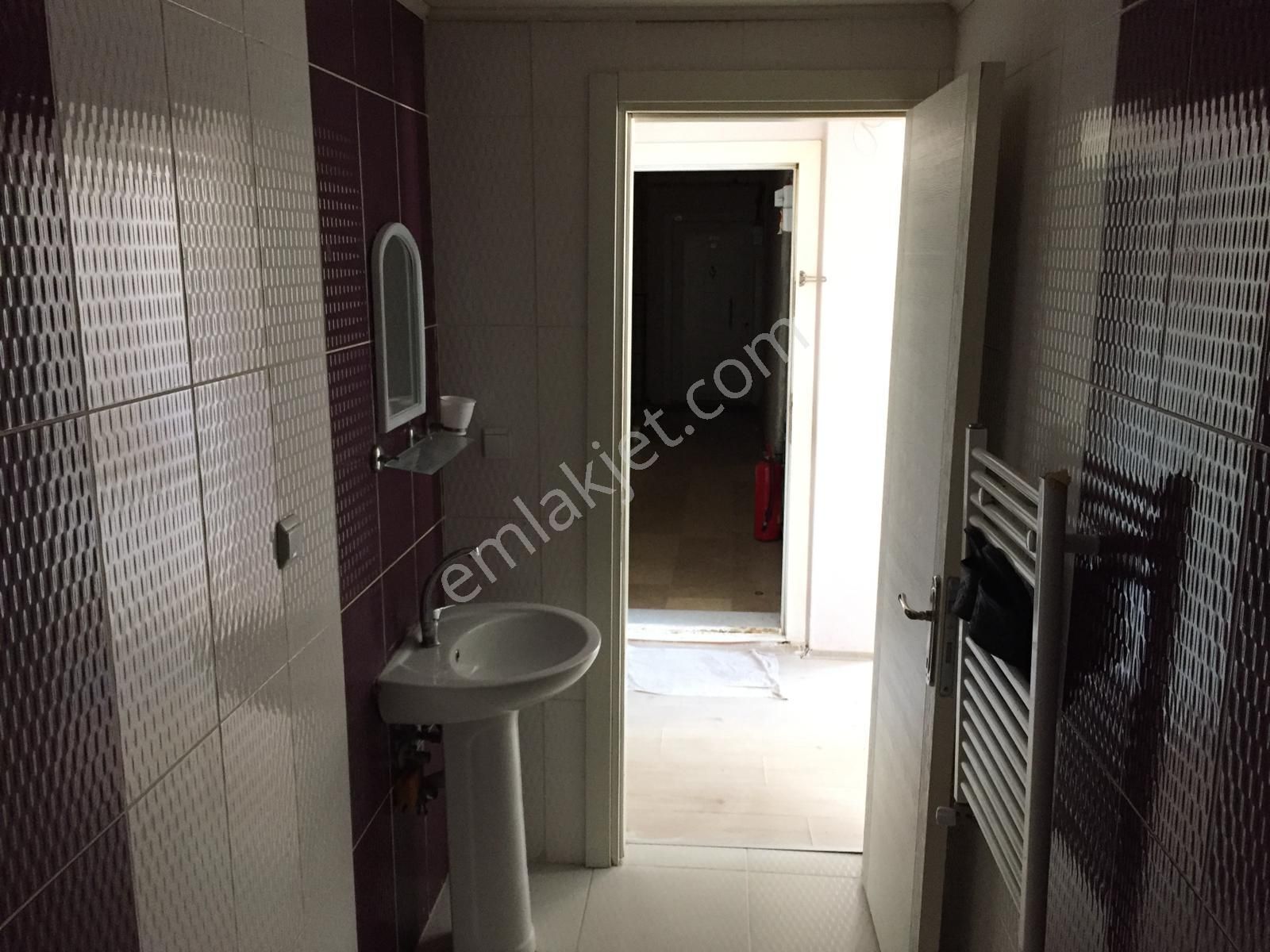 Eczacılık Fakültesi Yakını 1+1 Ayrı Mutfaklı Geniş Daire - Görsel 3