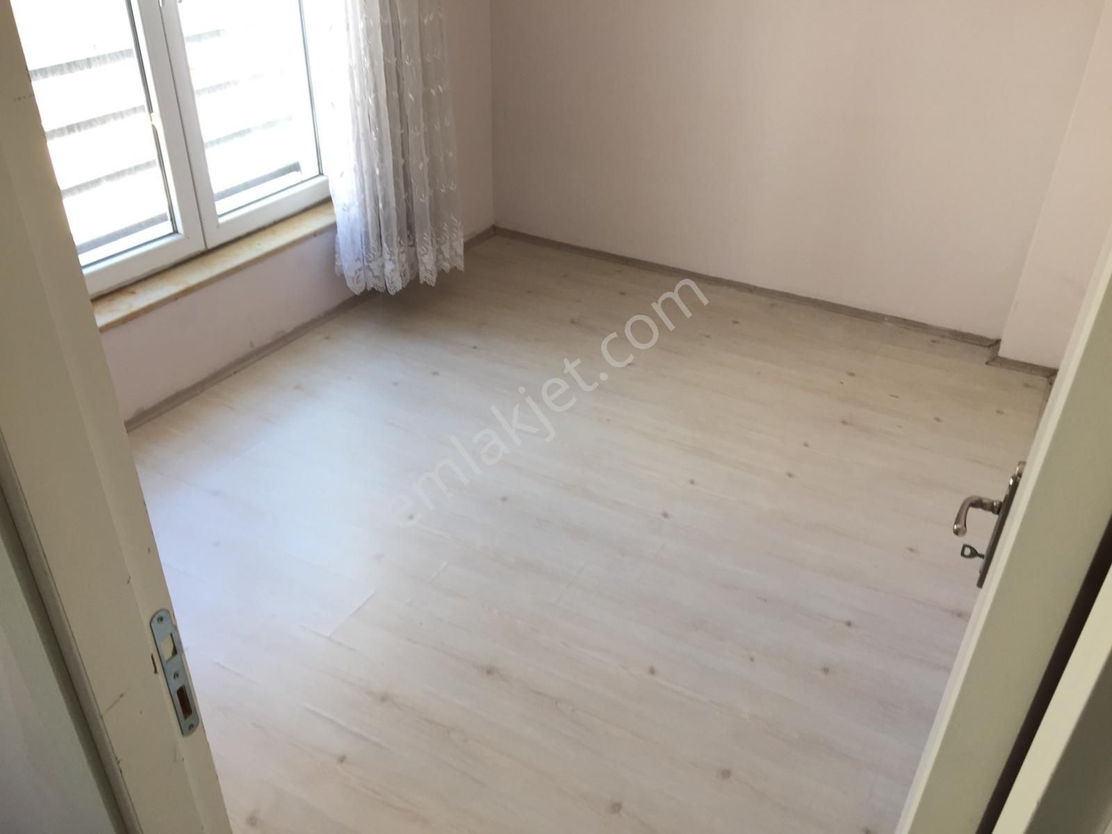 Eczacılık Fakültesi Yakını 1+1 Ayrı Mutfaklı Geniş Daire - Görsel 13