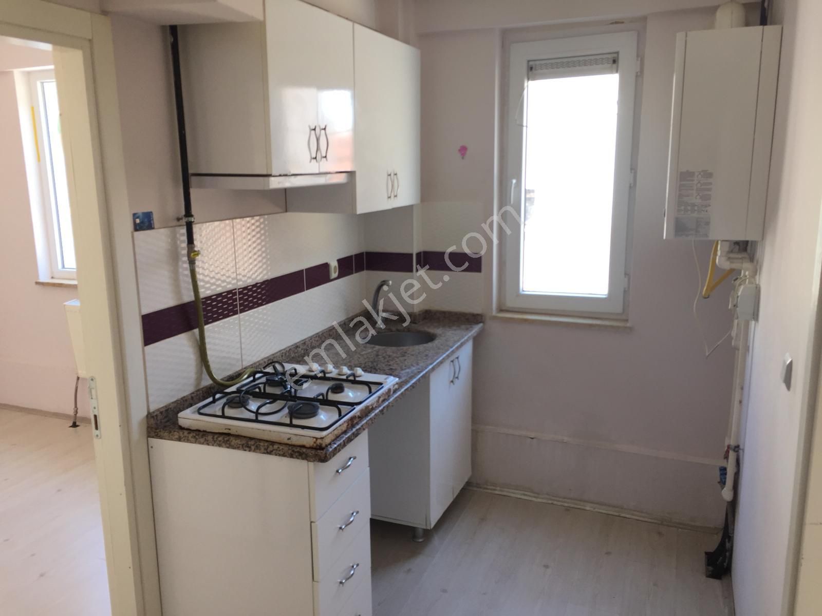 Eczacılık Fakültesi Yakını 1+1 Ayrı Mutfaklı Geniş Daire - Görsel 8