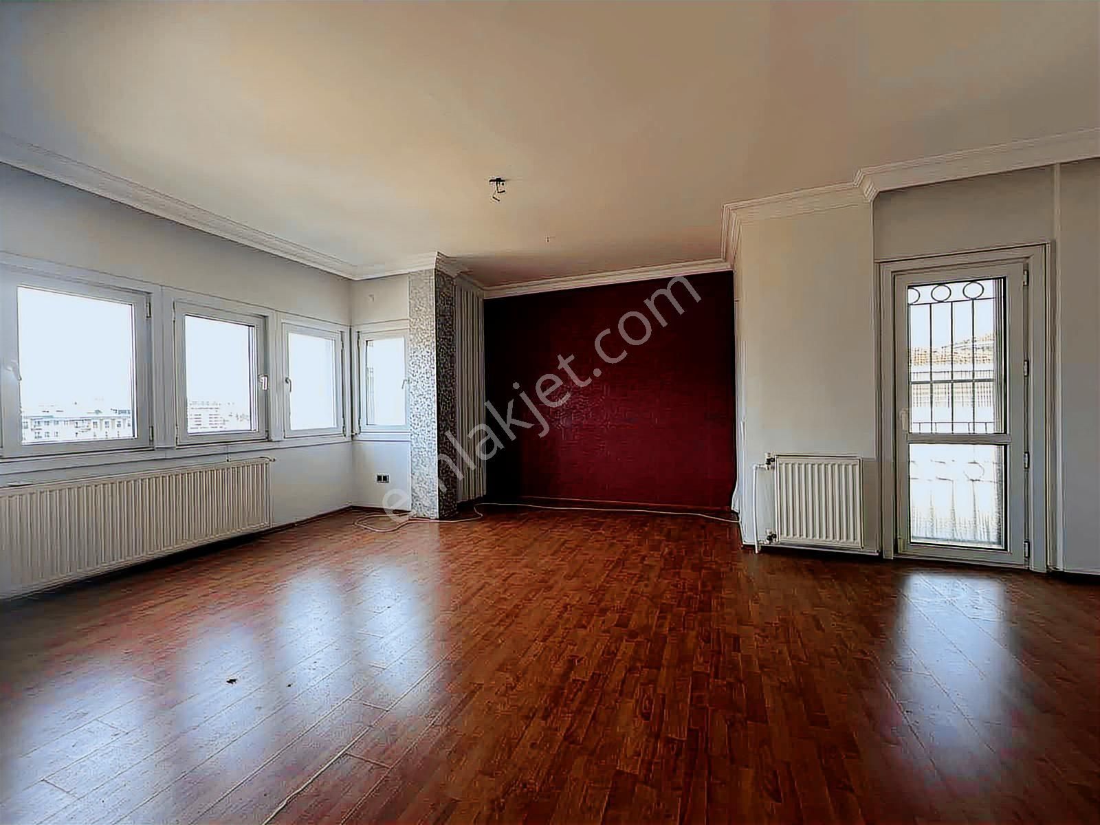 Ata 2 Sit. Üst Konumda -kendine Ait Otoparklı 5+2 Boş Villa - Görsel 15