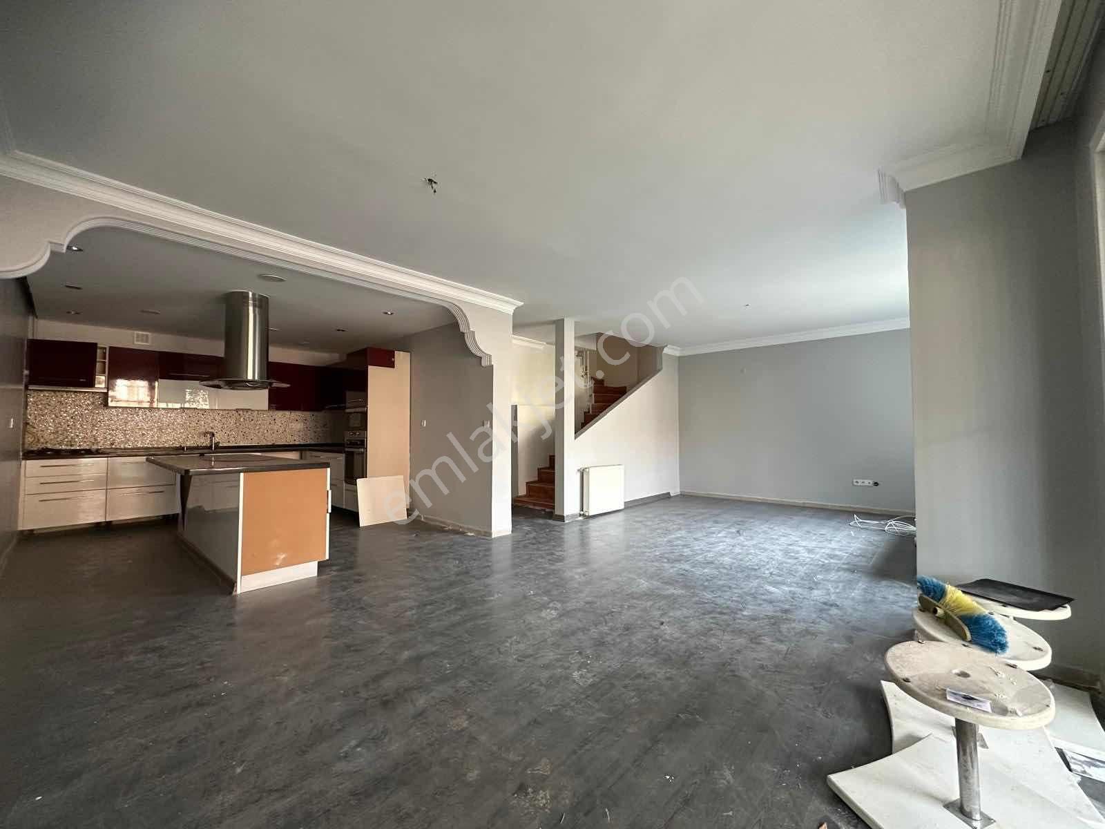 Ata 2 Sit. Üst Konumda -kendine Ait Otoparklı 5+2 Boş Villa - Görsel 22