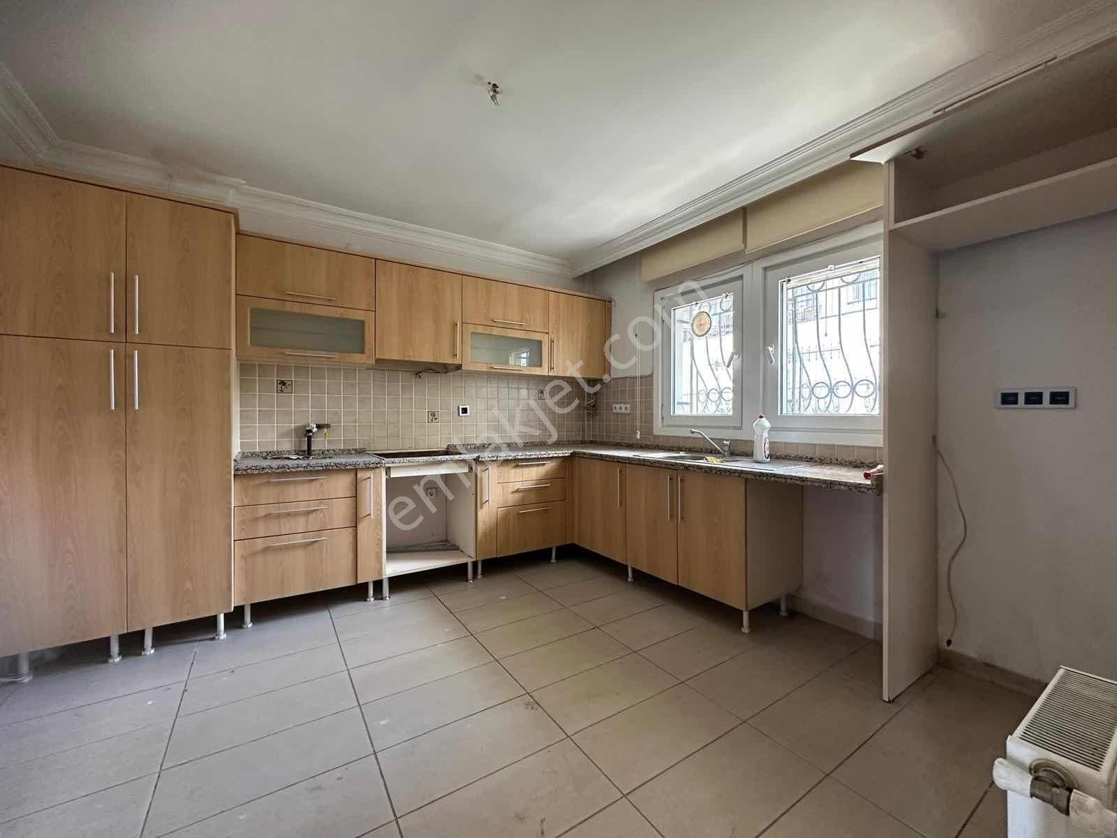 Ata 2 Sit. Üst Konumda -kendine Ait Otoparklı 5+2 Boş Villa - Görsel 20