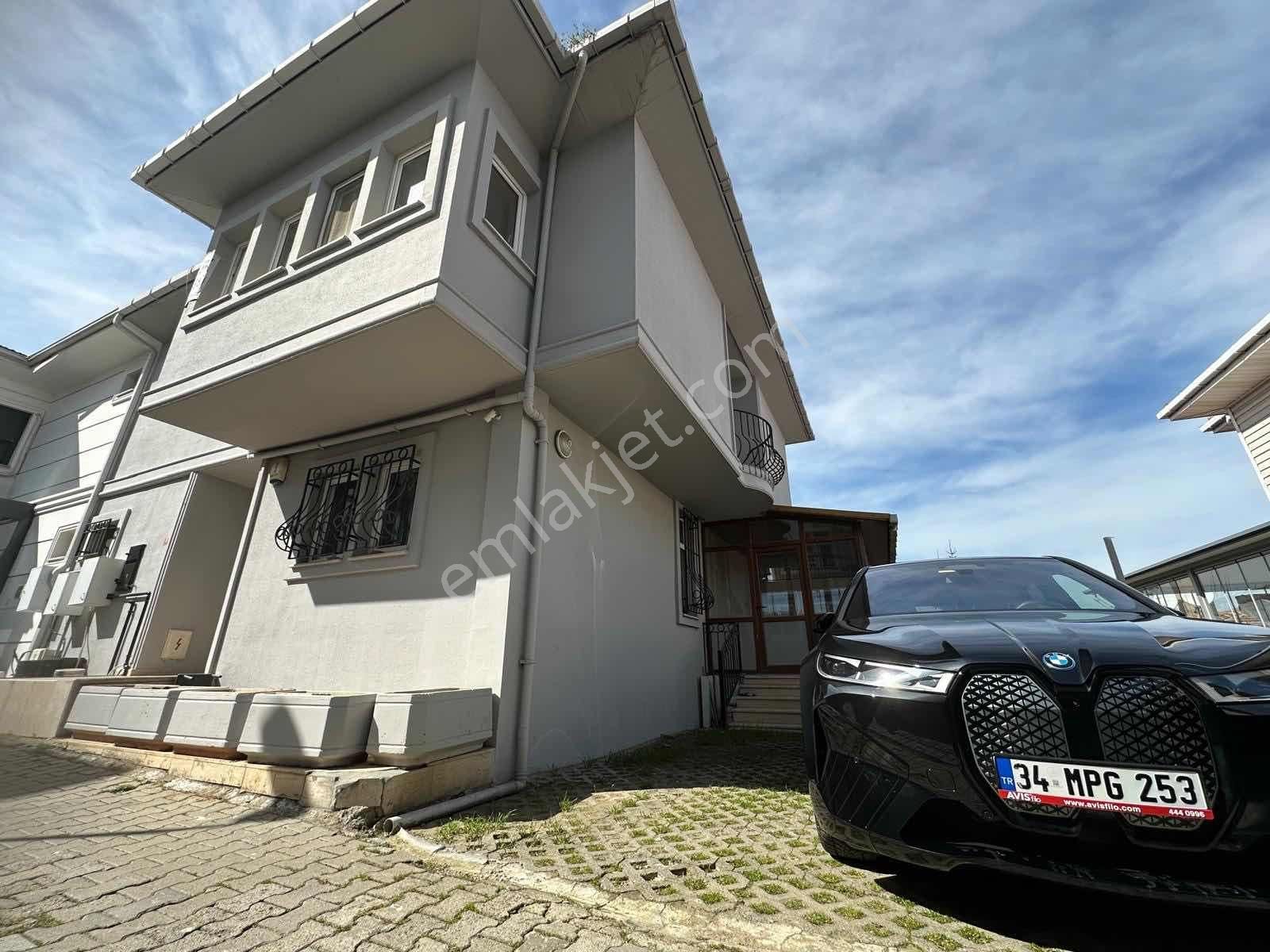 Ata 2 Sit. Üst Konumda -kendine Ait Otoparklı 5+2 Boş Villa - Görsel 34