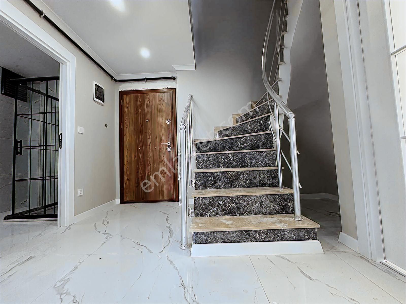 Ferah Mahallesinde Merkezi Konumda Muhteşem 4+1 Geniş Dublex - Görsel 3