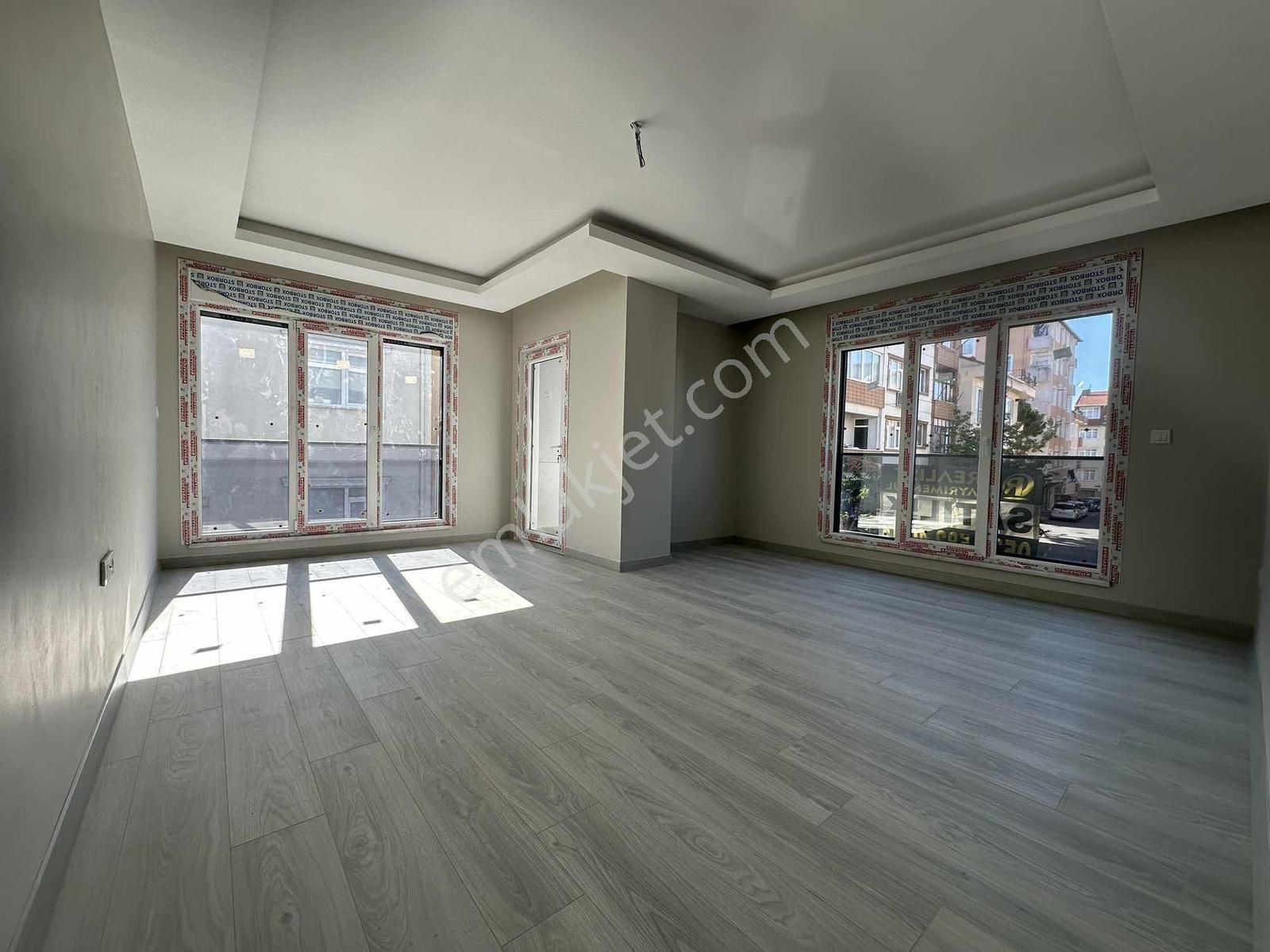 Ferah Mahallesinde Merkezi Konumda Muhteşem 4+1 Geniş Dublex