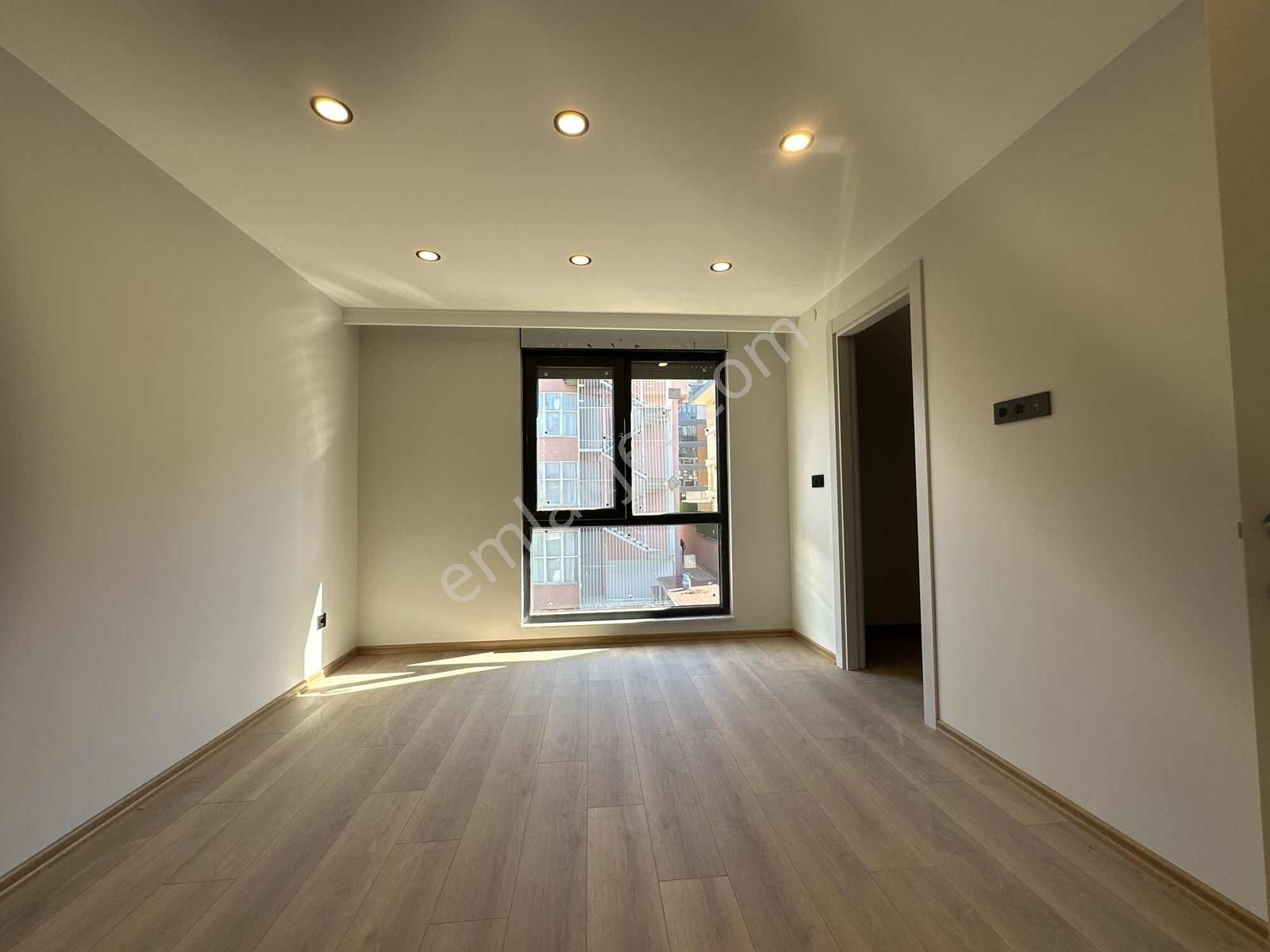 Çamlıktepe De Çok İyi Konumda Lux 3,5+1 Ara Kat Daire - Görsel 3