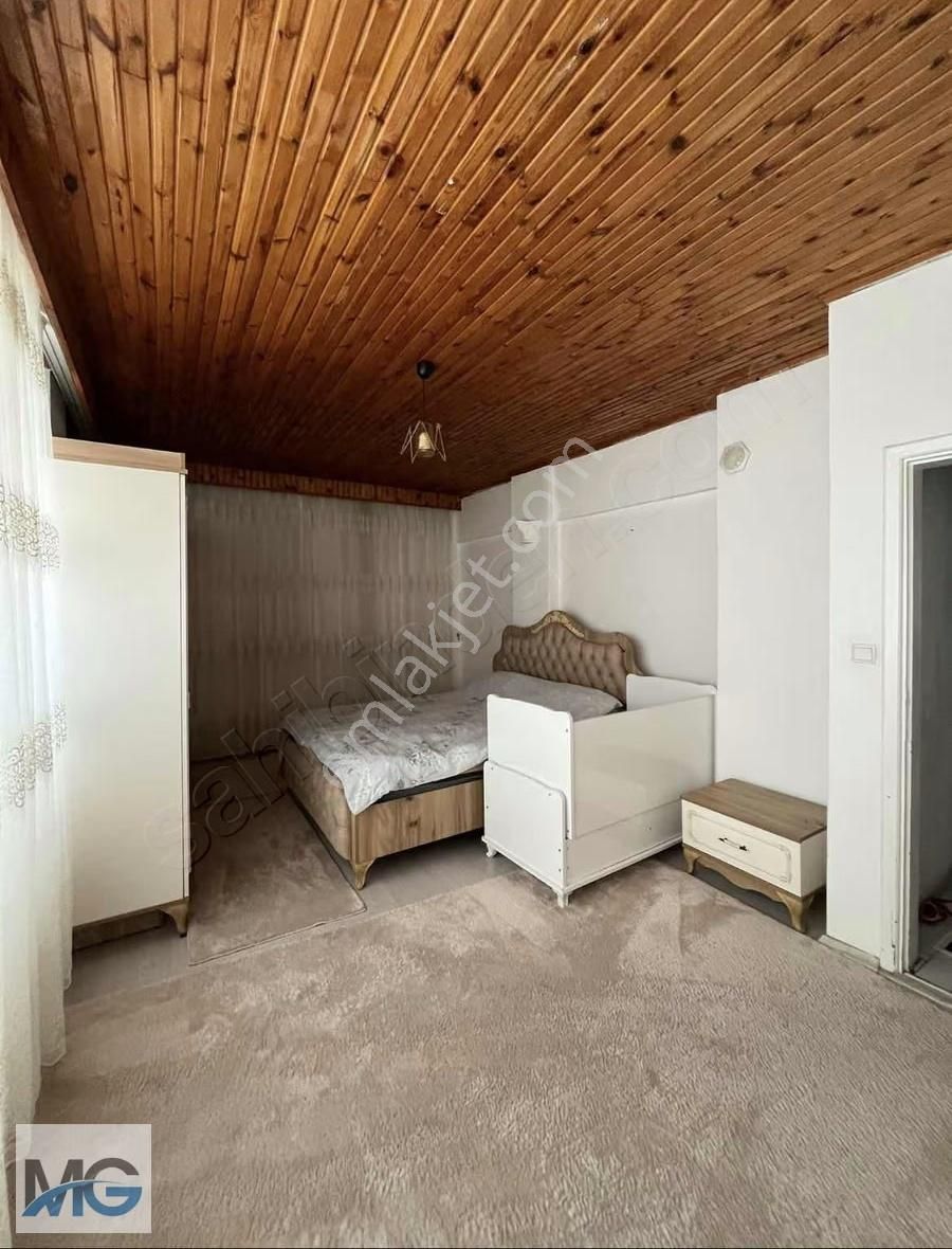 Barboros Caddesi Üzeri Tek Daire Üstü 130 M2 2+1 - Görsel 4