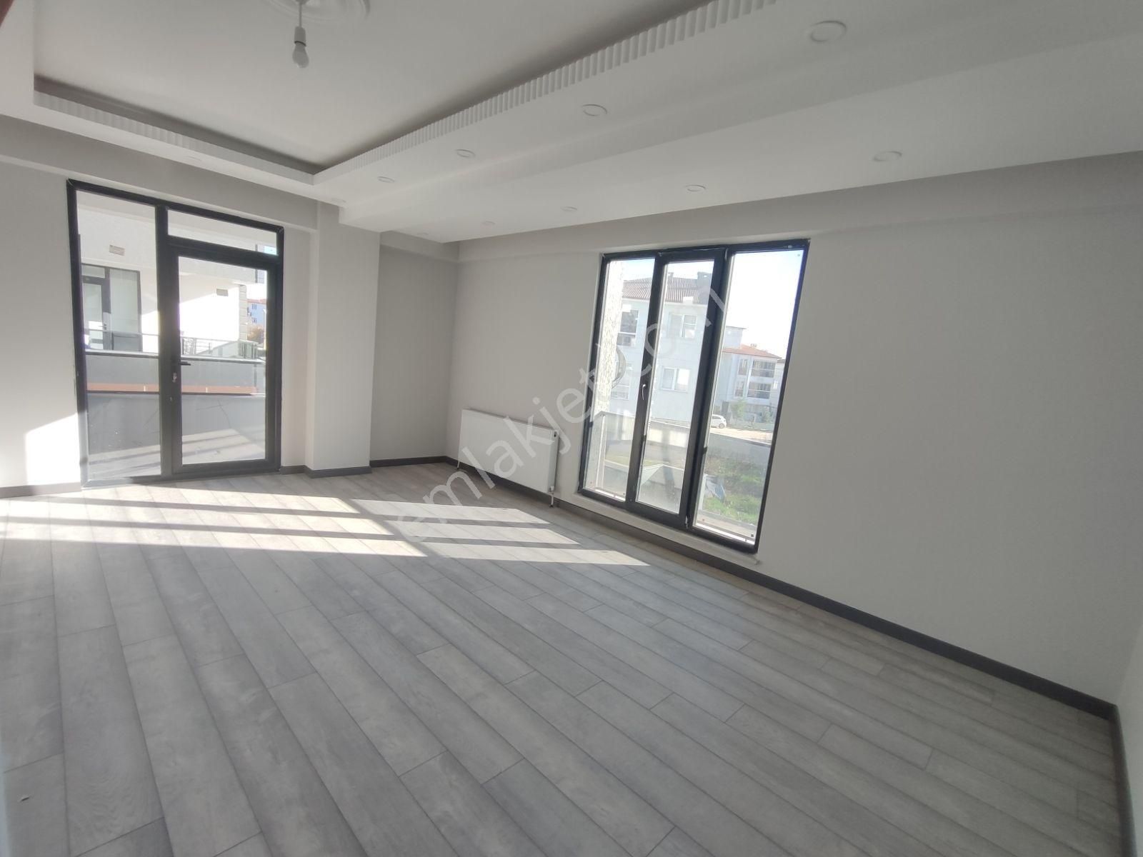 Rumeli Mekke Camii Civarı 2 Bloklu Sitede Lüks 2+1 Ara Kat - Görsel 13