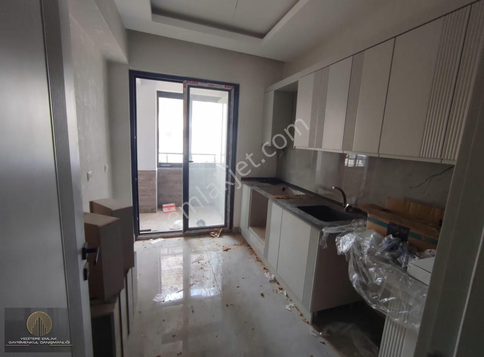 Yeditepe Emlak'tan Cam Balkonlu Yüksek Giriş 2,5+1 Fırsat Daire!