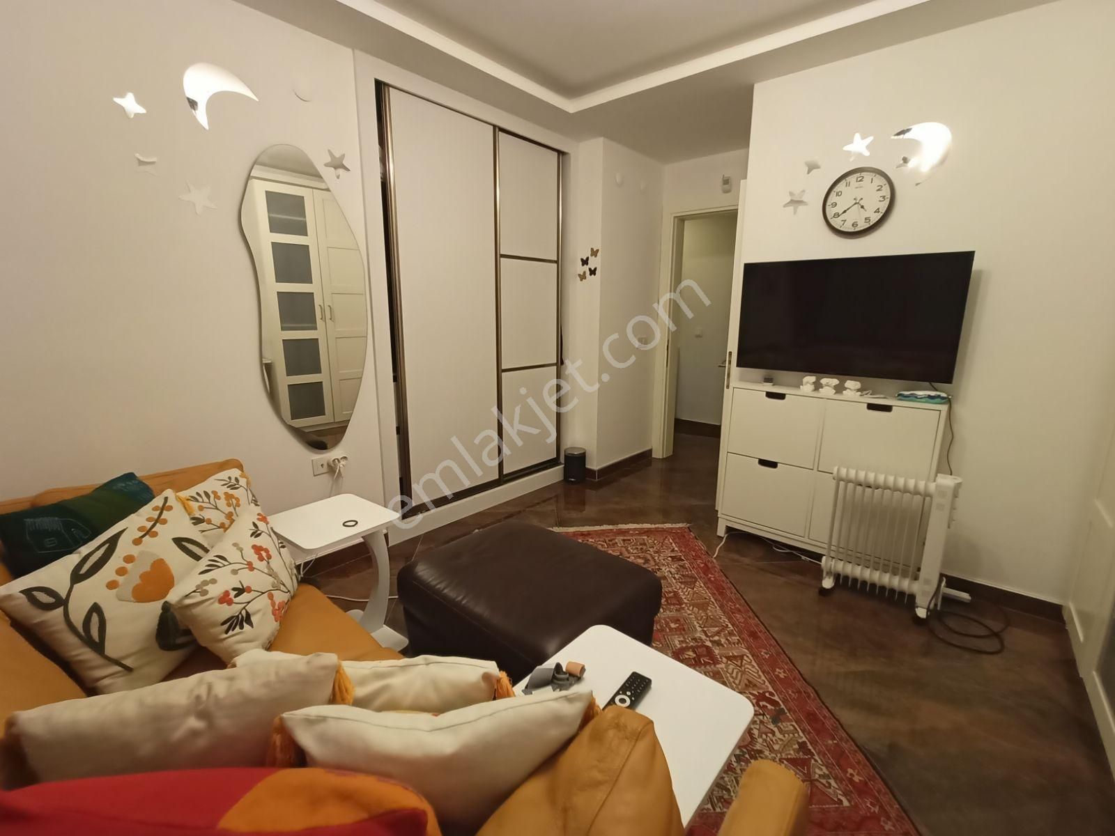 Kuşadası'nda Güvenlikli Sitede Özel Havuzlu Manzaralı Villa - Görsel 32