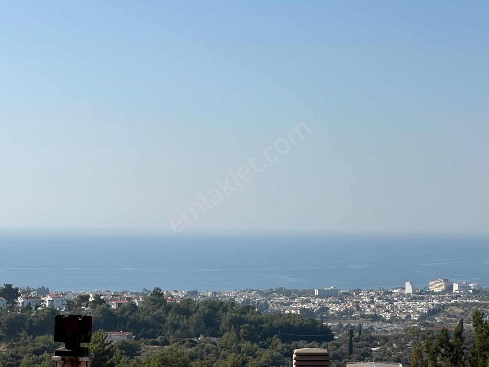 Kuşadası'nda Güvenlikli Sitede Özel Havuzlu Manzaralı Villa - Görsel 8