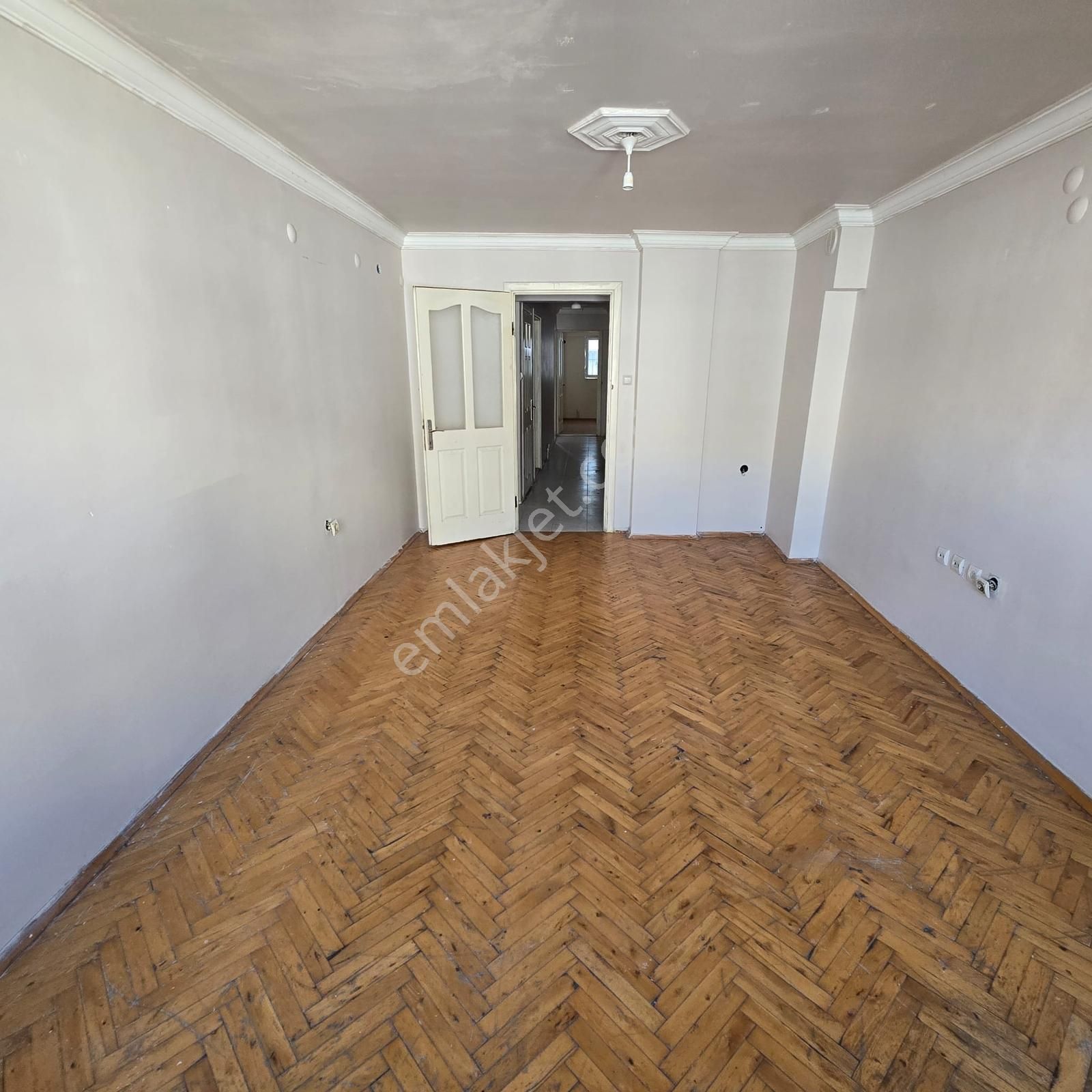 Gülyaka Mah. Saim Çıkrıkçı Caddesi Yakını 3+1 Daire - Görsel 15