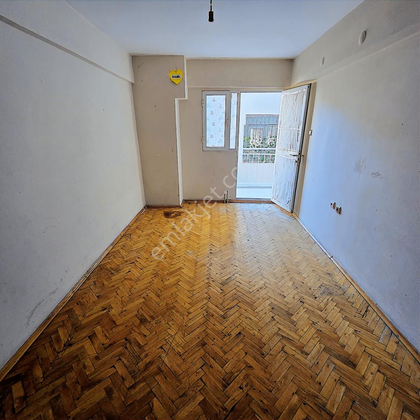 Gülyaka Mah. Saim Çıkrıkçı Caddesi Yakını 3+1 Daire - Görsel 6