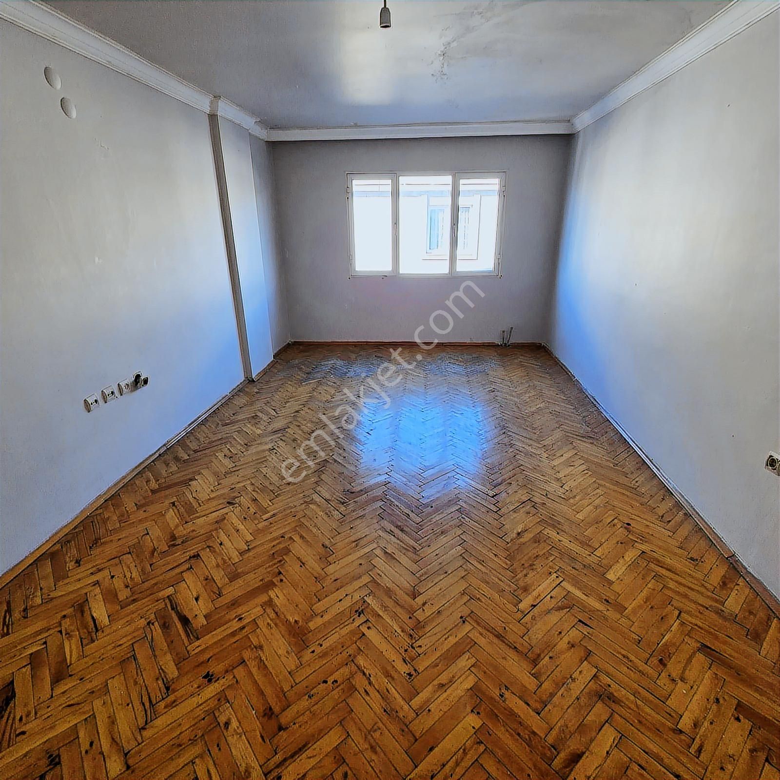 Gülyaka Mah. Saim Çıkrıkçı Caddesi Yakını 3+1 Daire