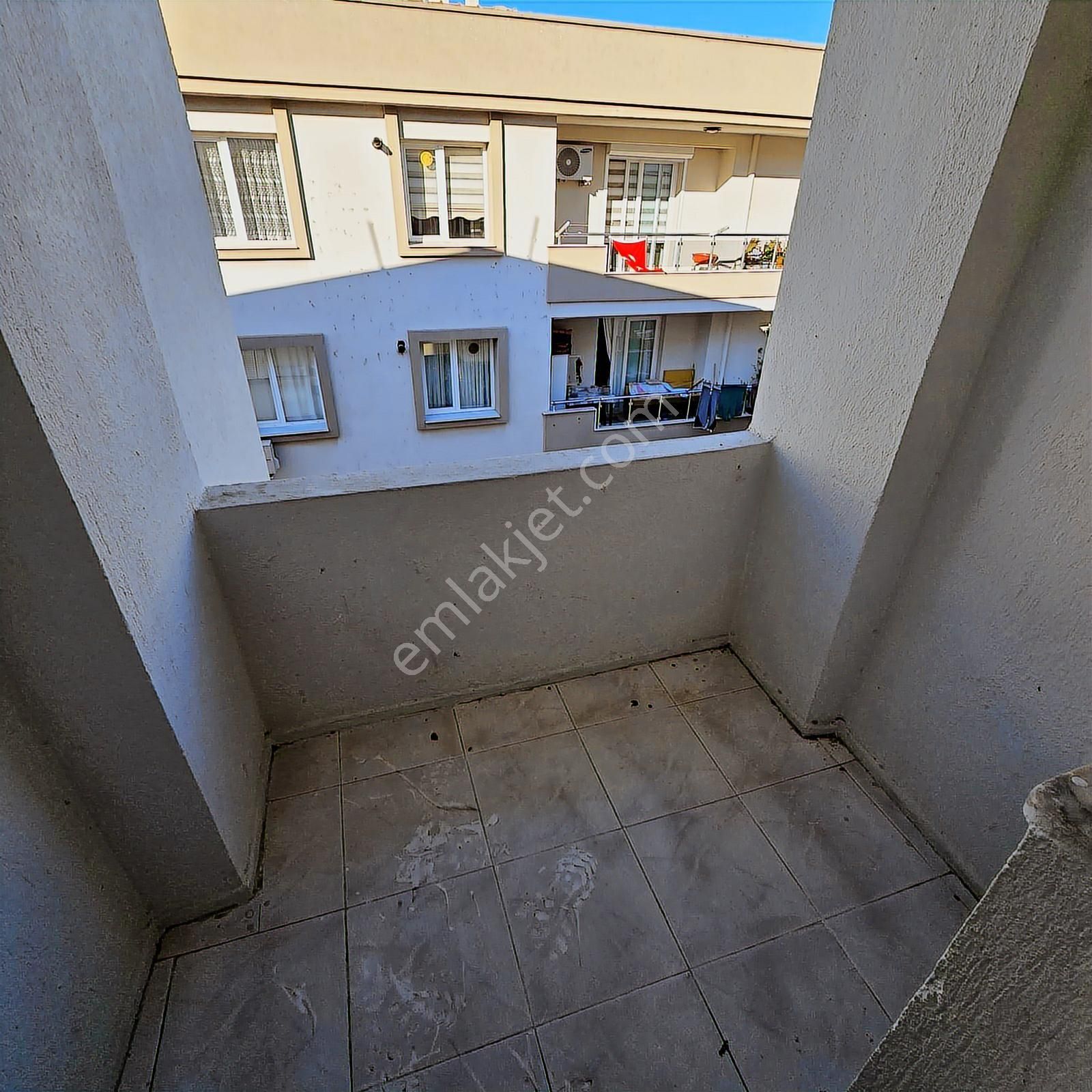 Gülyaka Mah. Saim Çıkrıkçı Caddesi Yakını 3+1 Daire - Görsel 18