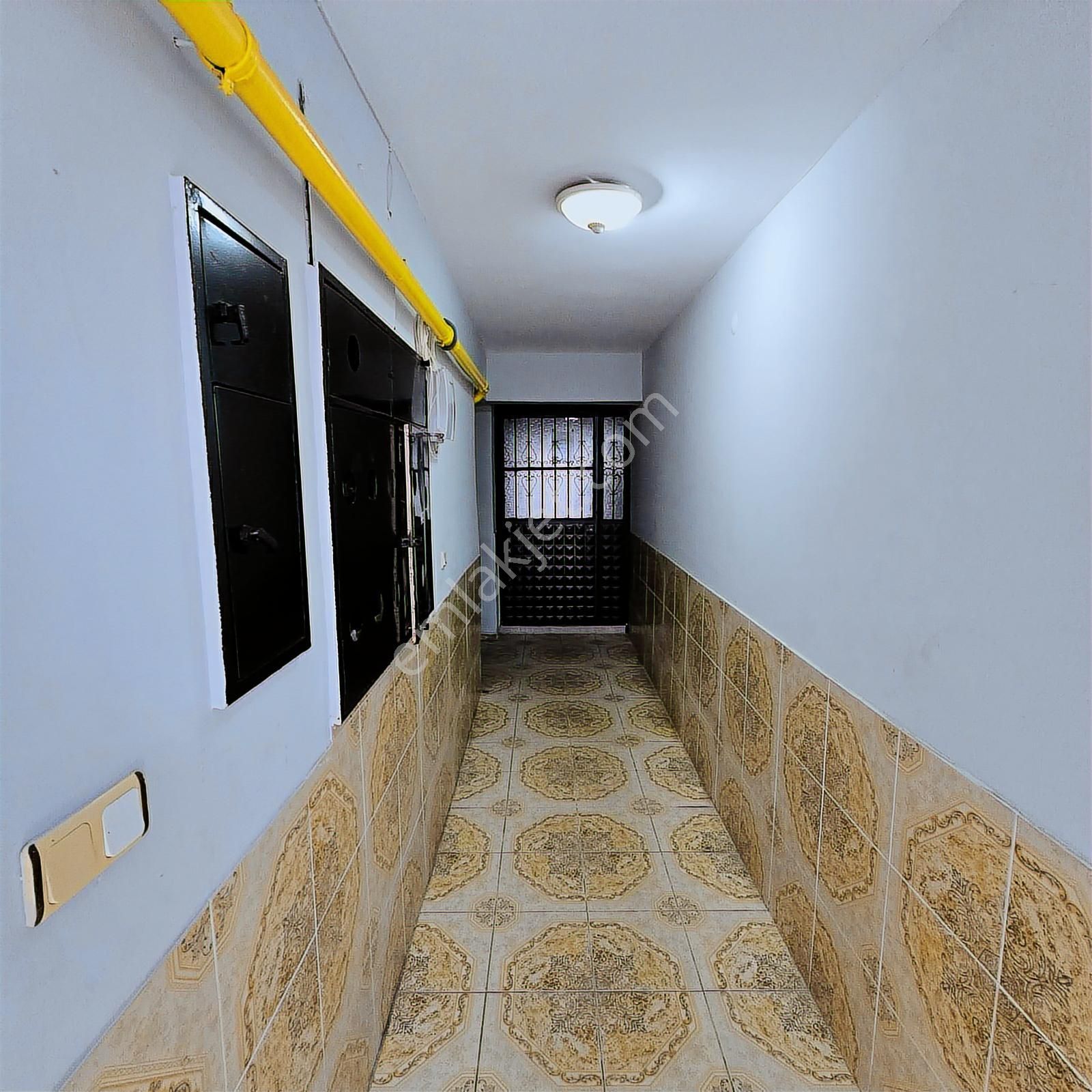 Gülyaka Mah. Saim Çıkrıkçı Caddesi Yakını 3+1 Daire - Görsel 7