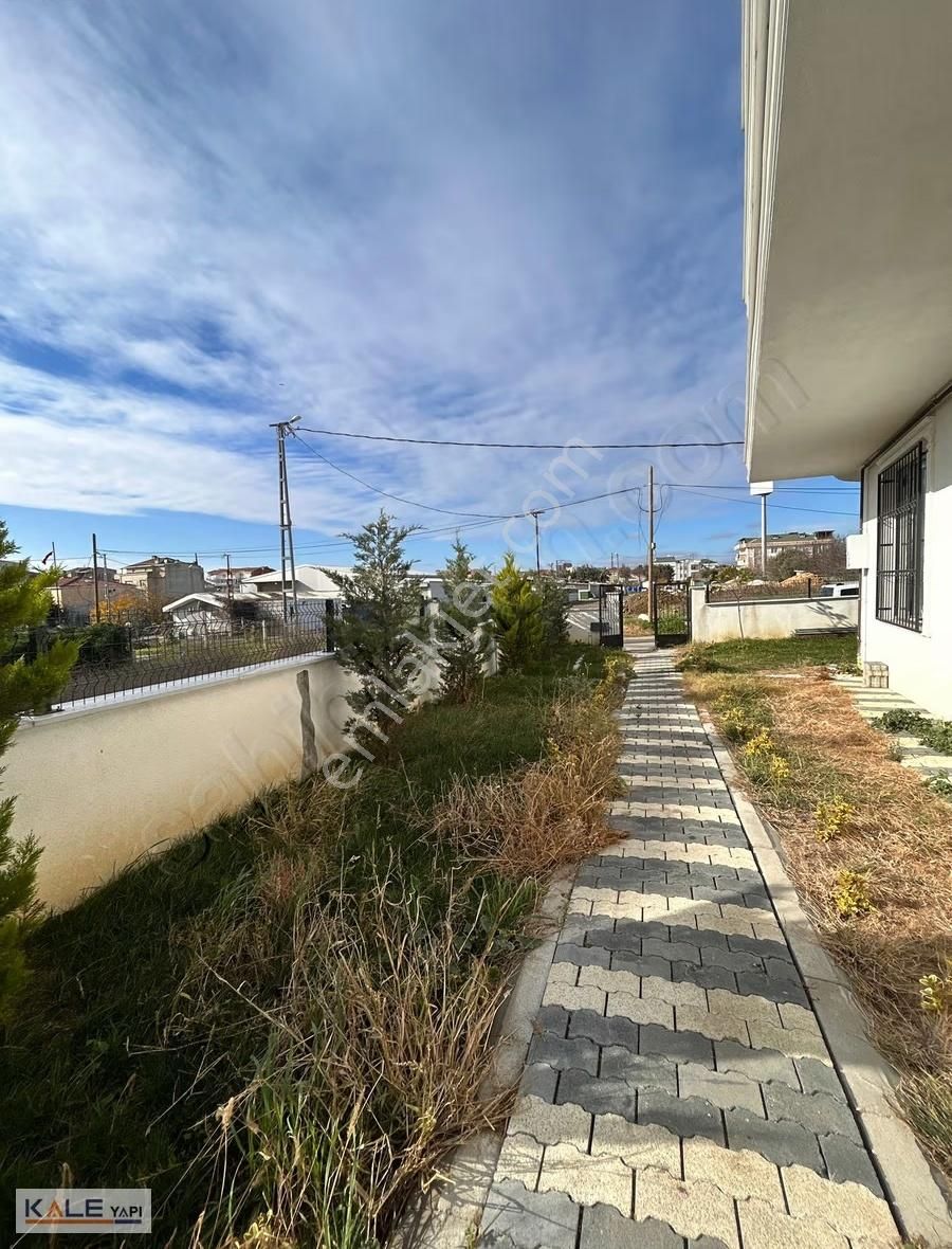 Büyükçekmece Kumburgaz'da Yılın Son Fırsatı Satılık 2+1 Daire - Görsel 2