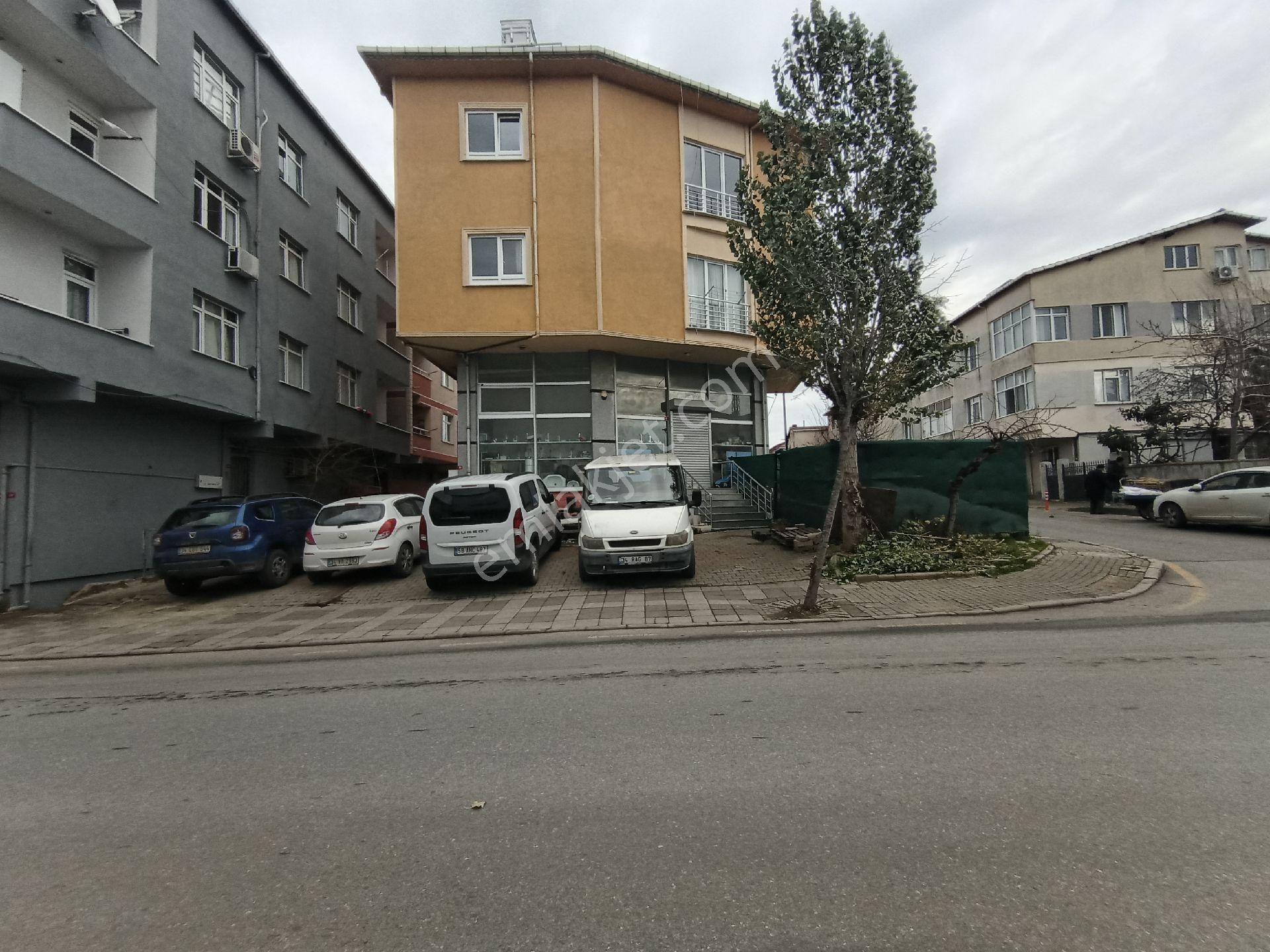 Huzur Mah De Metroya 150m⭐1+1 Ayrı Mutfaklı 2.kat Daire