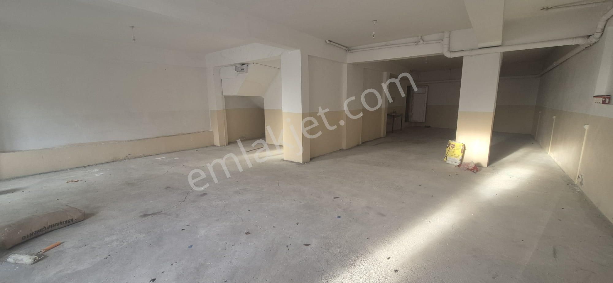 Arnavutköy Karlıbayır'da Satılık Atölye / Depo