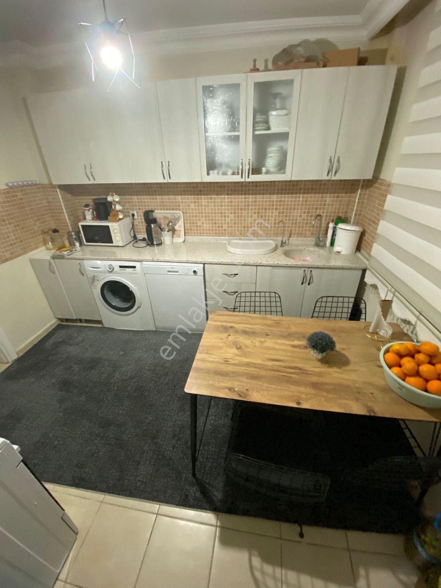 Teomanpaşa Mah 2+1 Ara Katta Satılık Daire