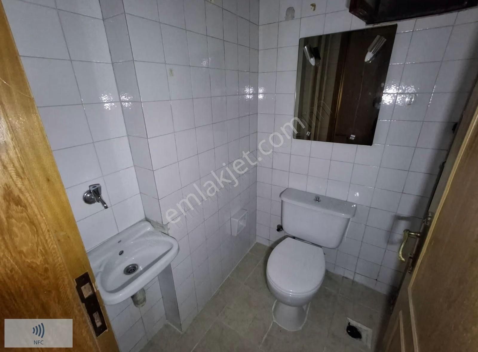 G.o.p.'da Bahçe Girişli Kiralık 3+1 Daire - Görsel 21