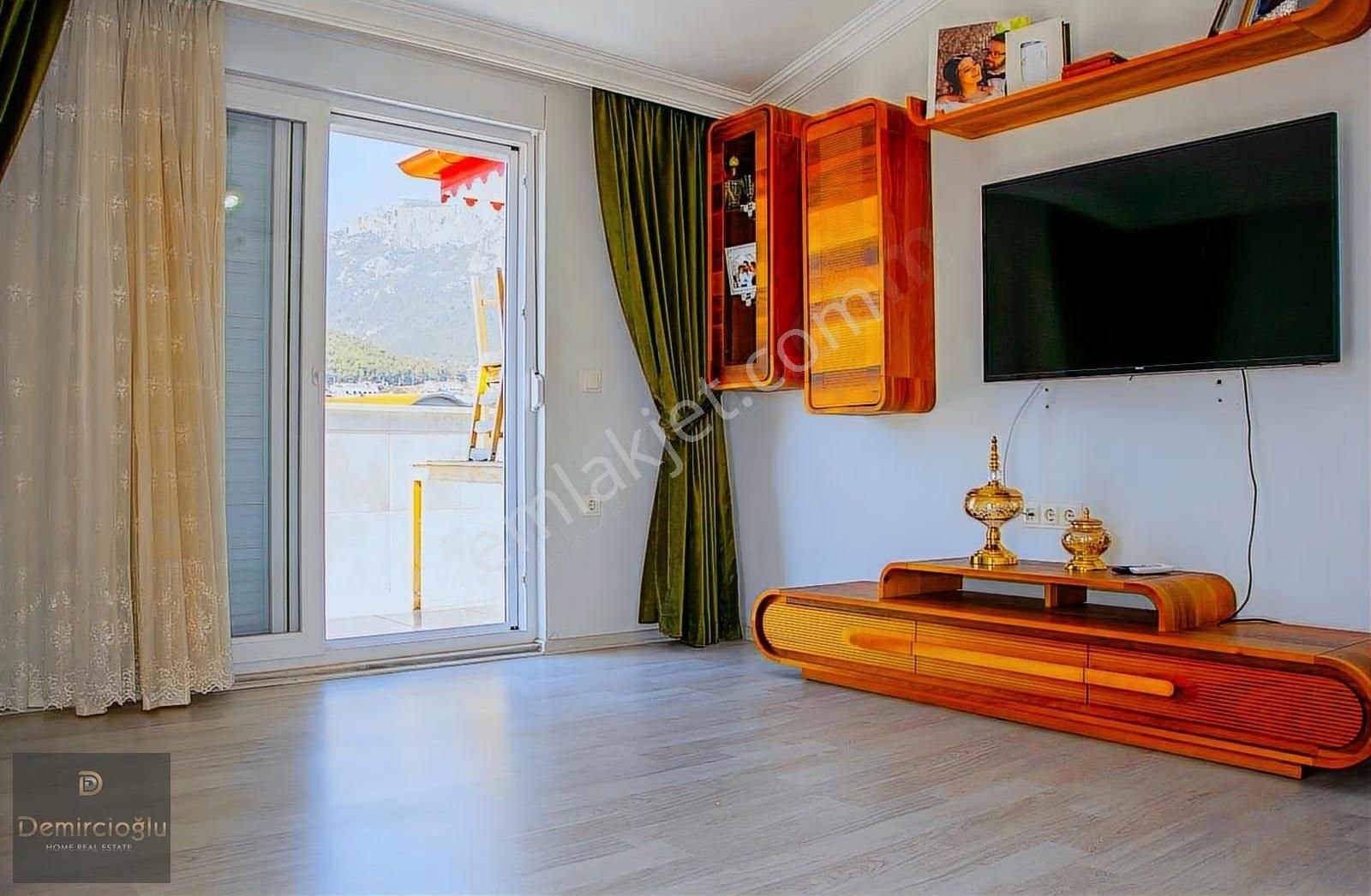 Alanya Oba'da 4+1 Dubleks 250m² Net Deniz Manzaralı Takasa Açık - Görsel 2