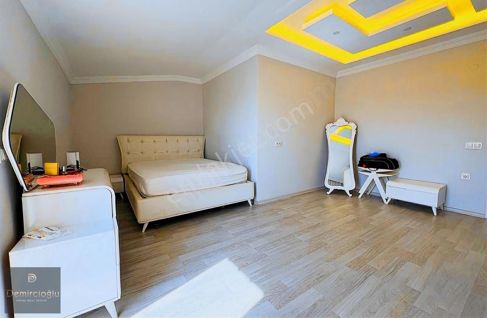 Alanya Oba'da 4+1 Dubleks 250m² Net Deniz Manzaralı Takasa Açık - Görsel 10