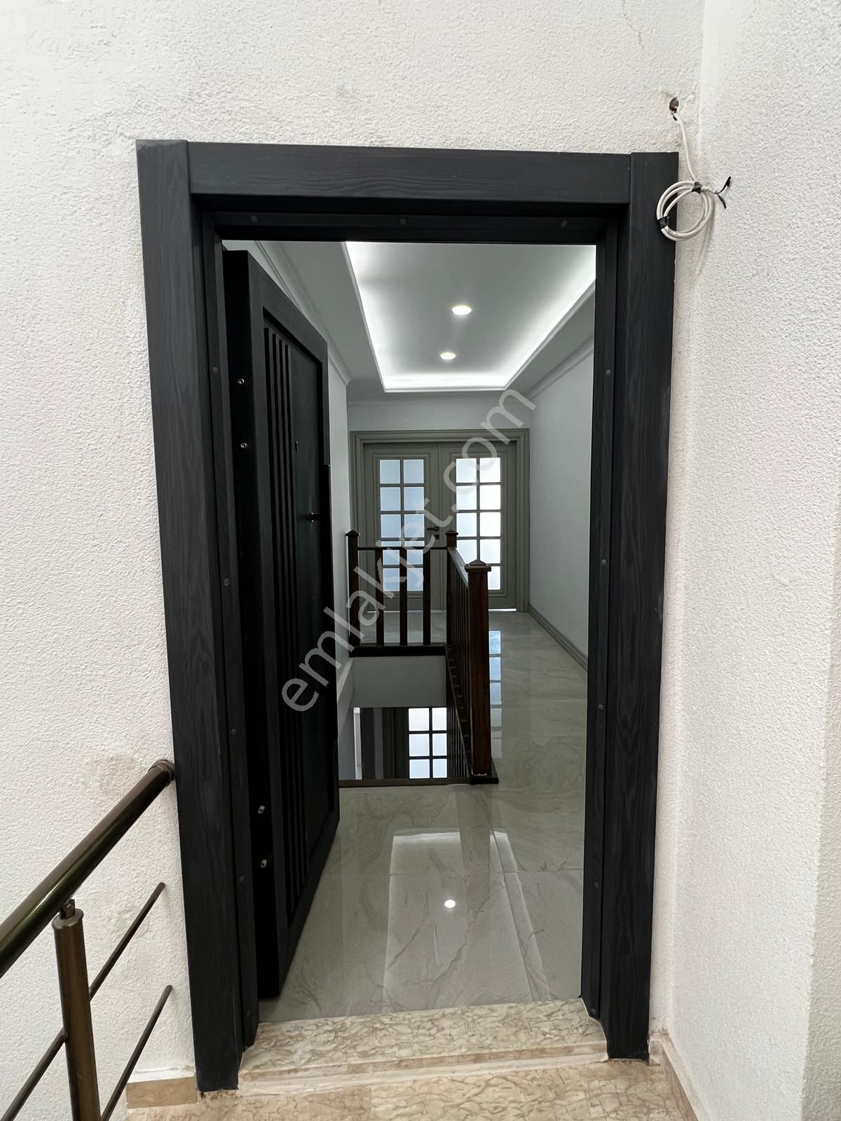 Naturel Gayrimenkulden Çengelköyde Rezidans Tadında 6+1 Daire - Görsel 14