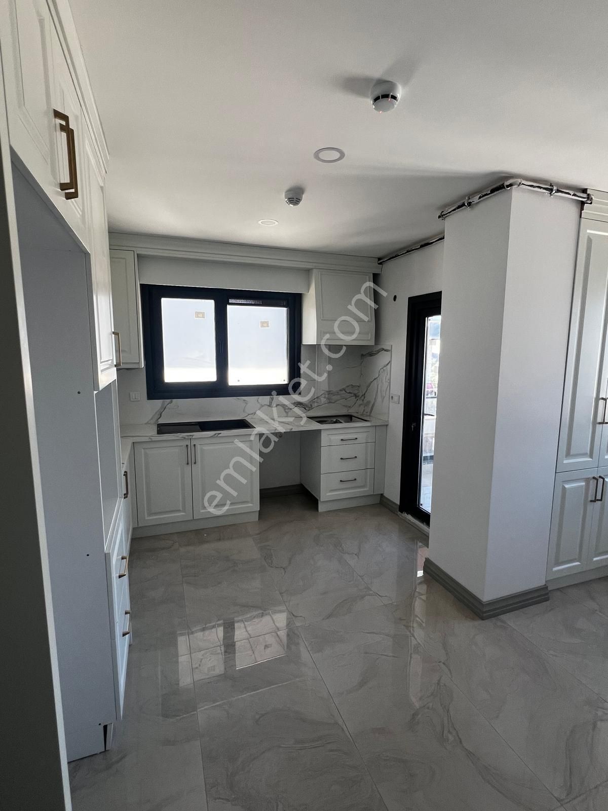 Naturel Gayrimenkulden Çengelköyde Rezidans Tadında 6+1 Daire - Görsel 5