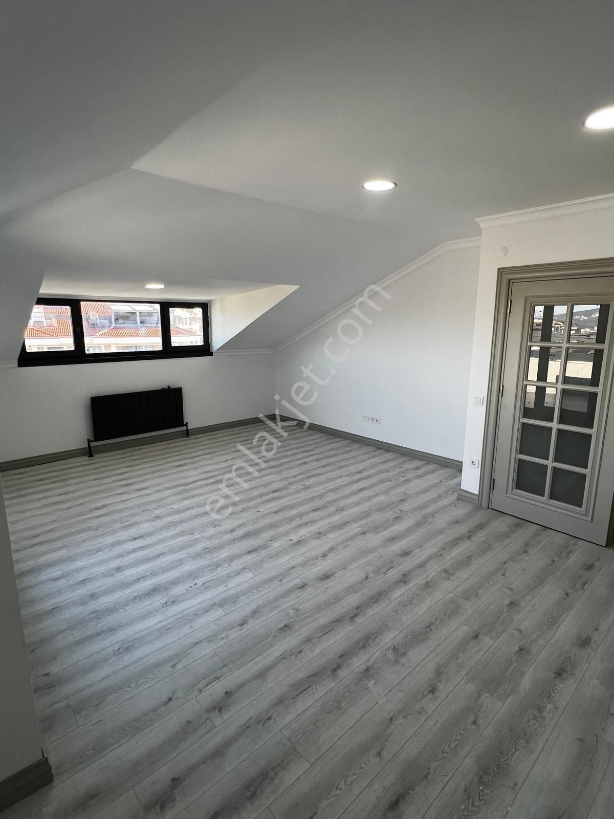 Naturel Gayrimenkulden Çengelköyde Rezidans Tadında 6+1 Daire - Görsel 24