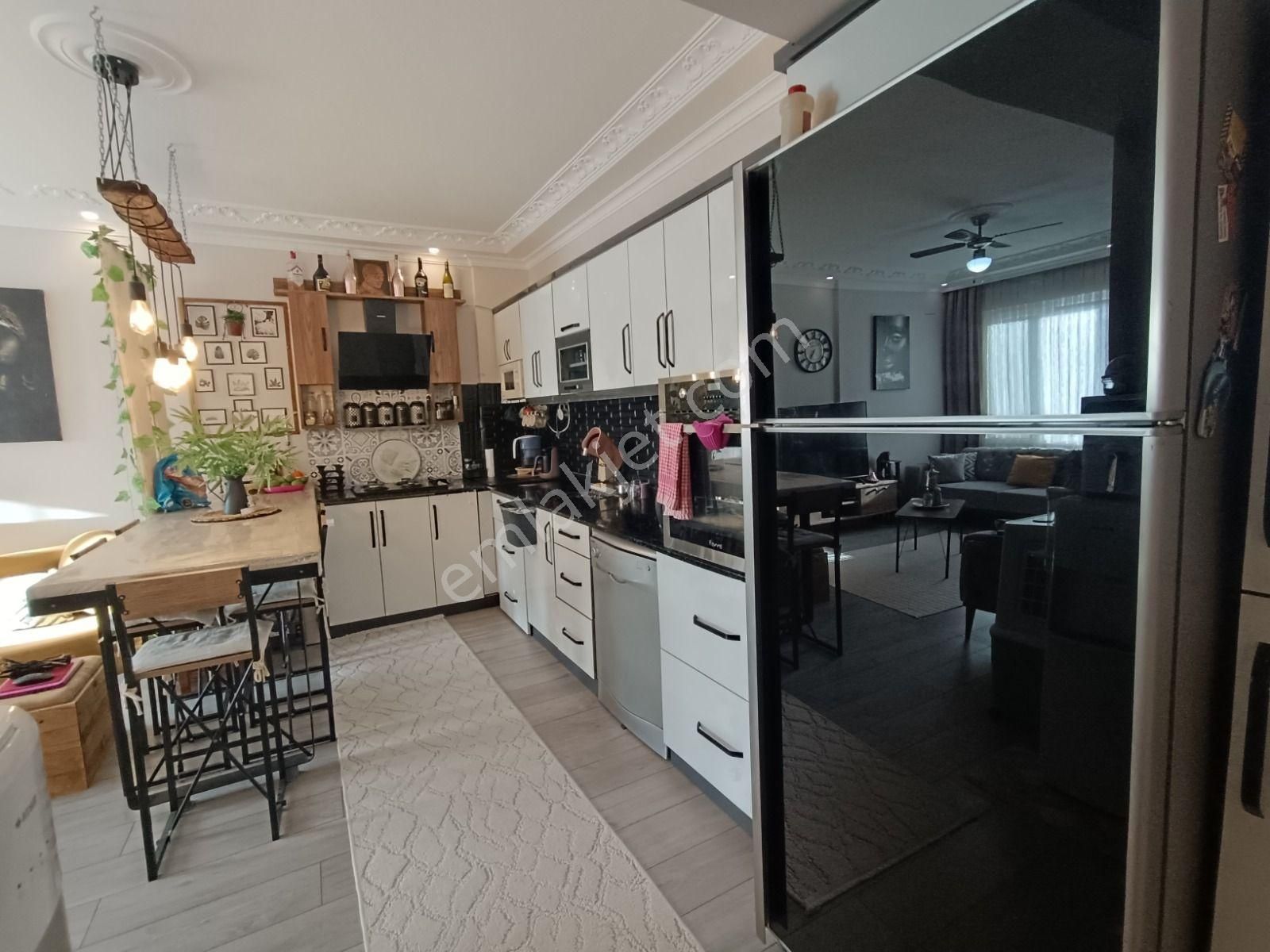 Havuzlu Sitede Ebeveyn Banyolu Bakımlı 2+1 Satılık Daire - Görsel 6