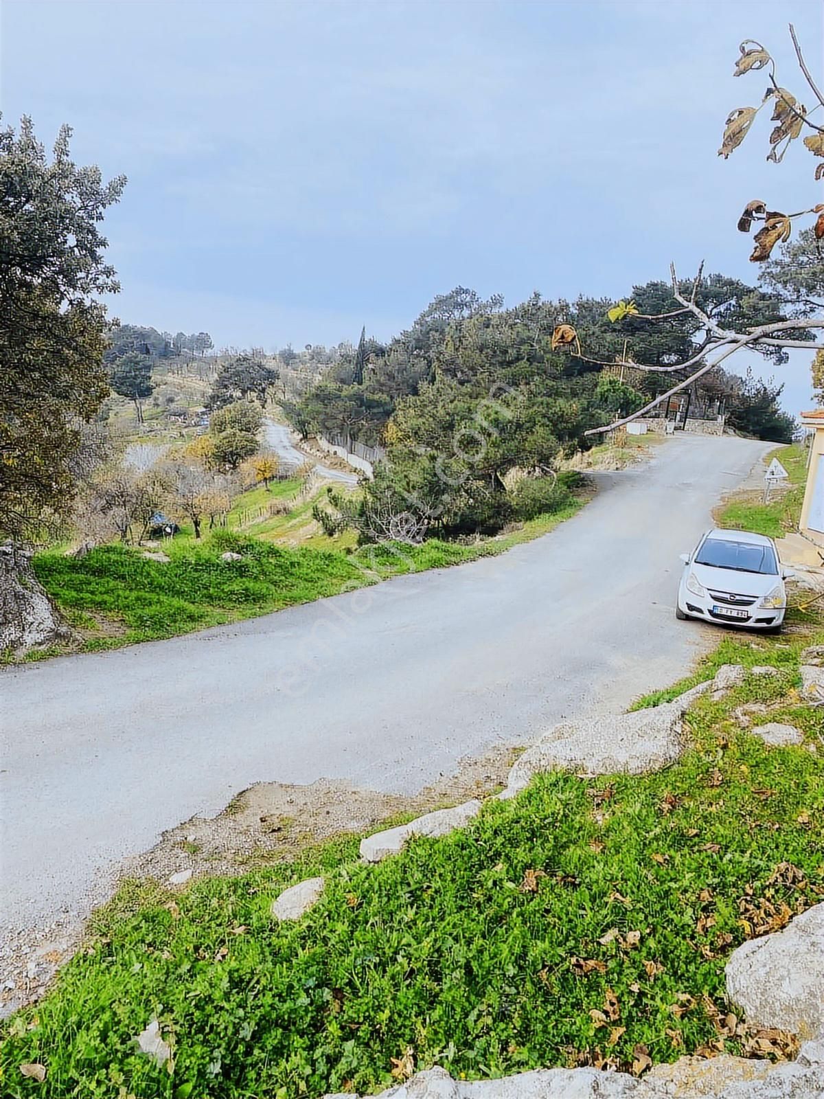 Prestijden 50 Mk Kayıtlı Yapısı Olan Köşe Bir Yer - Görsel 3