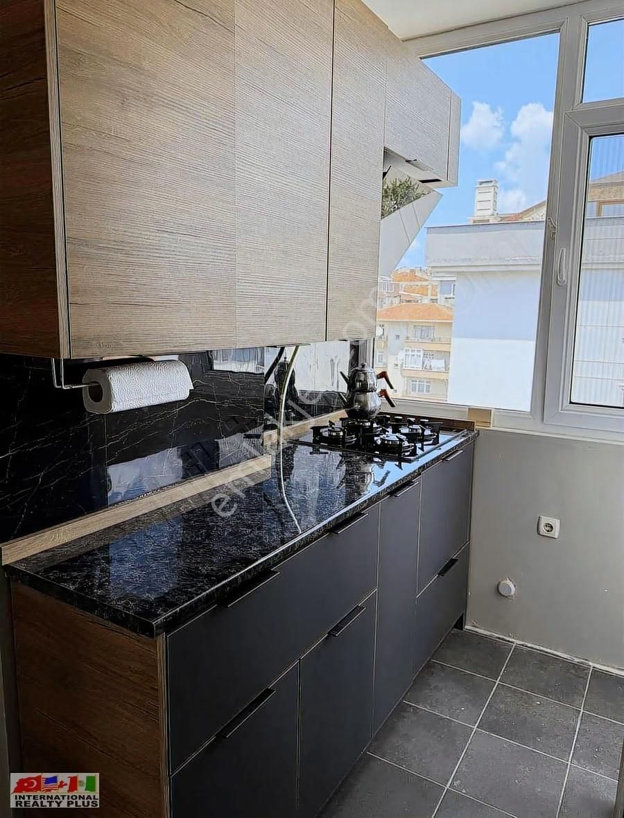 Deniz Manzaralı Yüksek Kira Geliri Metroya Yakın Geniş - Görsel 4