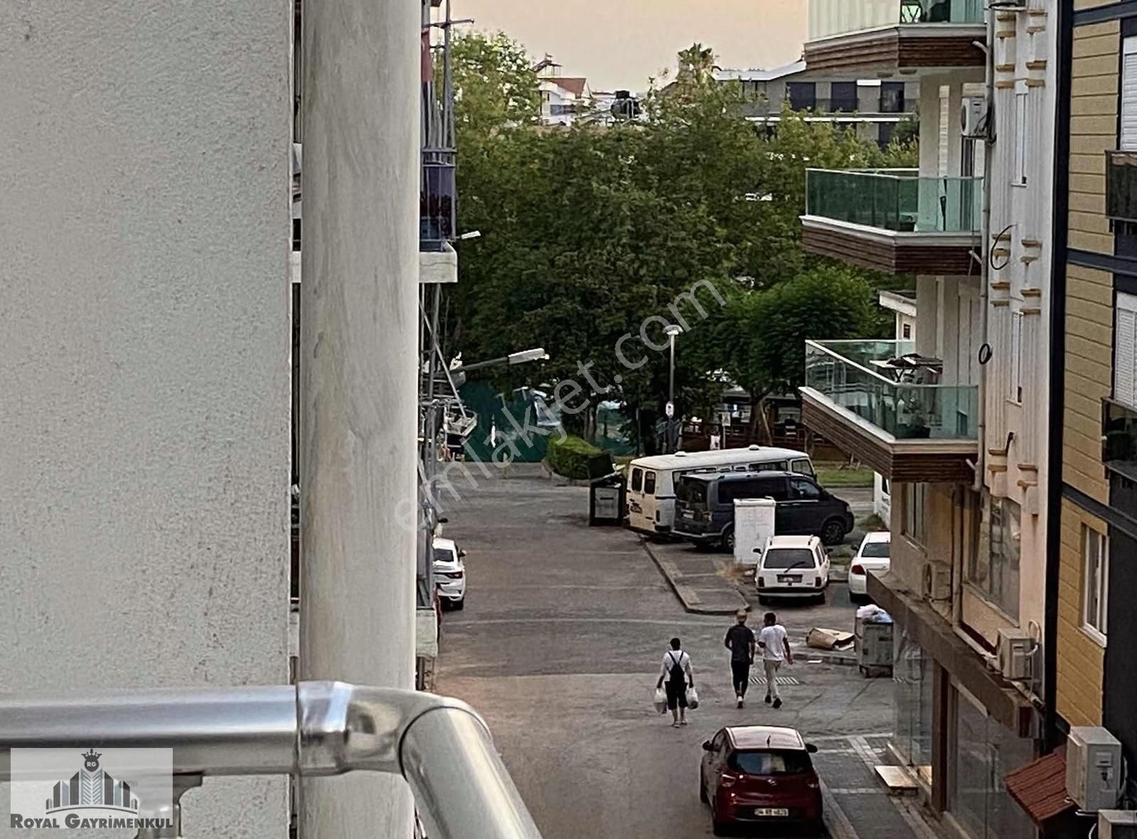 Manavgat A.pazarcı Mahallesi'nde Satılık Asansörlü Ara Kat Daire - Görsel 2