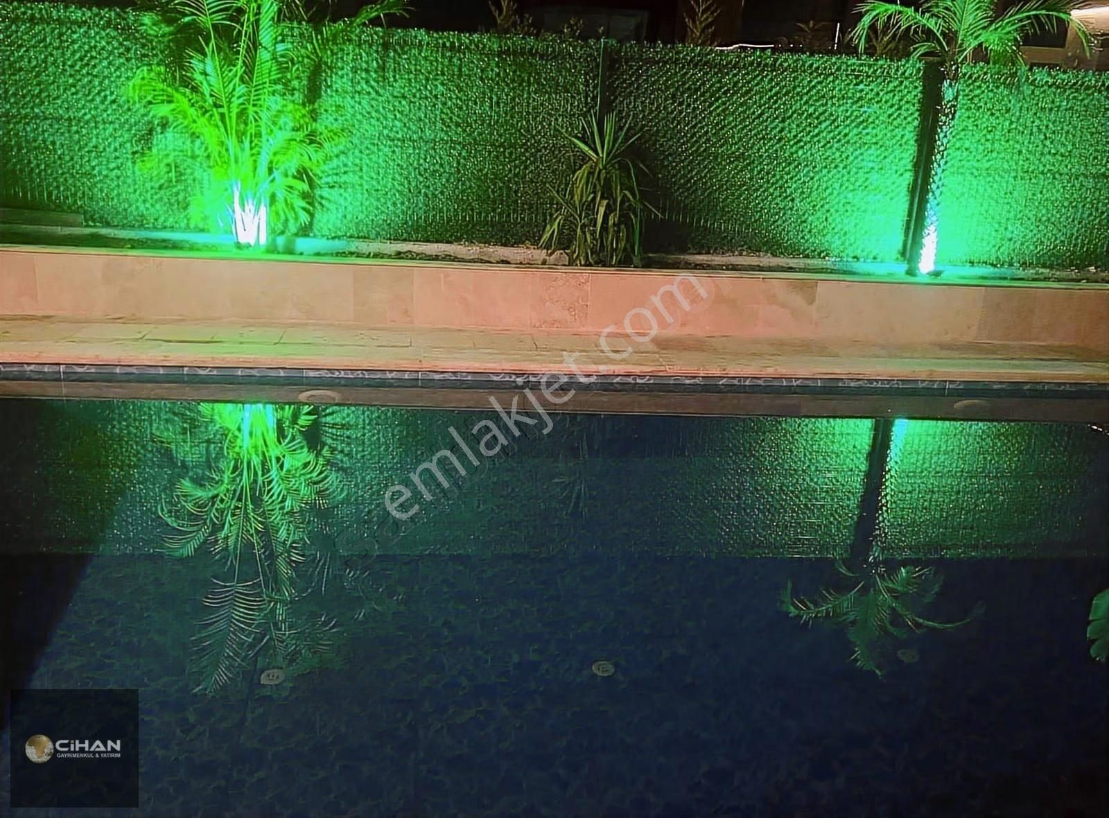 Kuşadası Avm Bölgesinde 6+1 Özel Havuzlu Villa - Görsel 12