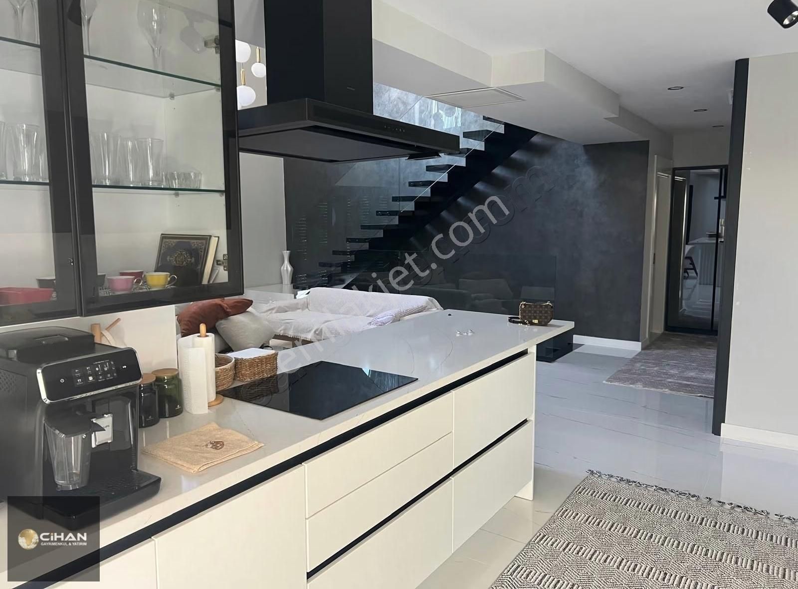 Kuşadası Avm Bölgesinde 6+1 Özel Havuzlu Villa - Görsel 18