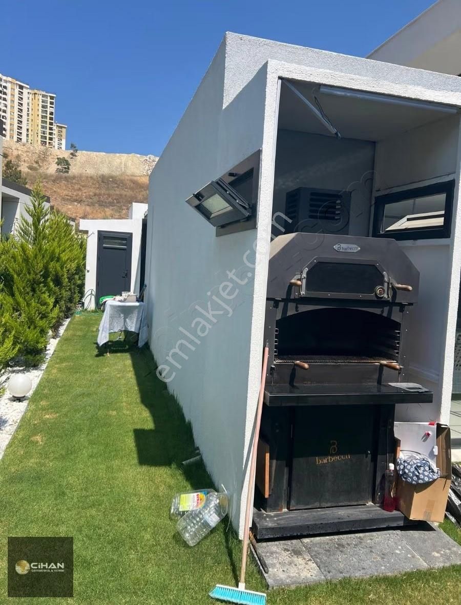 Kuşadası Avm Bölgesinde 6+1 Özel Havuzlu Villa - Görsel 3