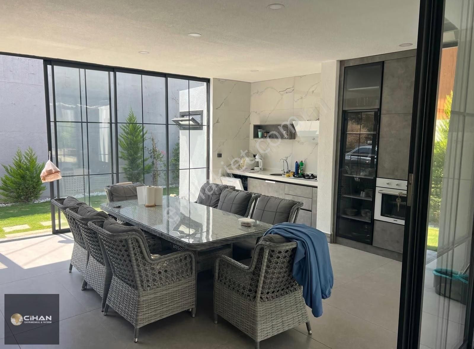 Kuşadası Avm Bölgesinde 6+1 Özel Havuzlu Villa - Görsel 28