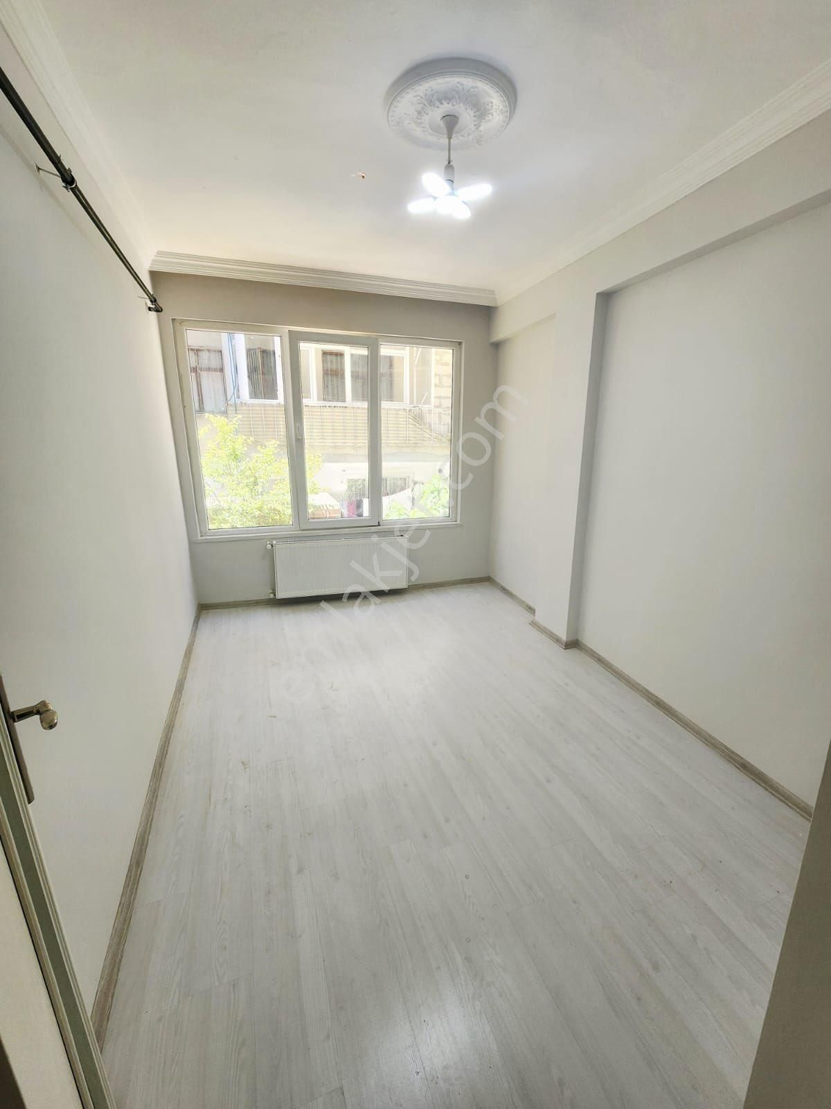 İlkadım Çıftlık Mahallesı Gürbüz Camı Altında Satılık 2 + 1 Yüksek Giriş Daire - Görsel 3